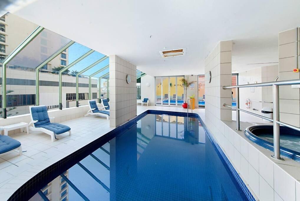 Apartment Beachcomber Surfers Paradise *