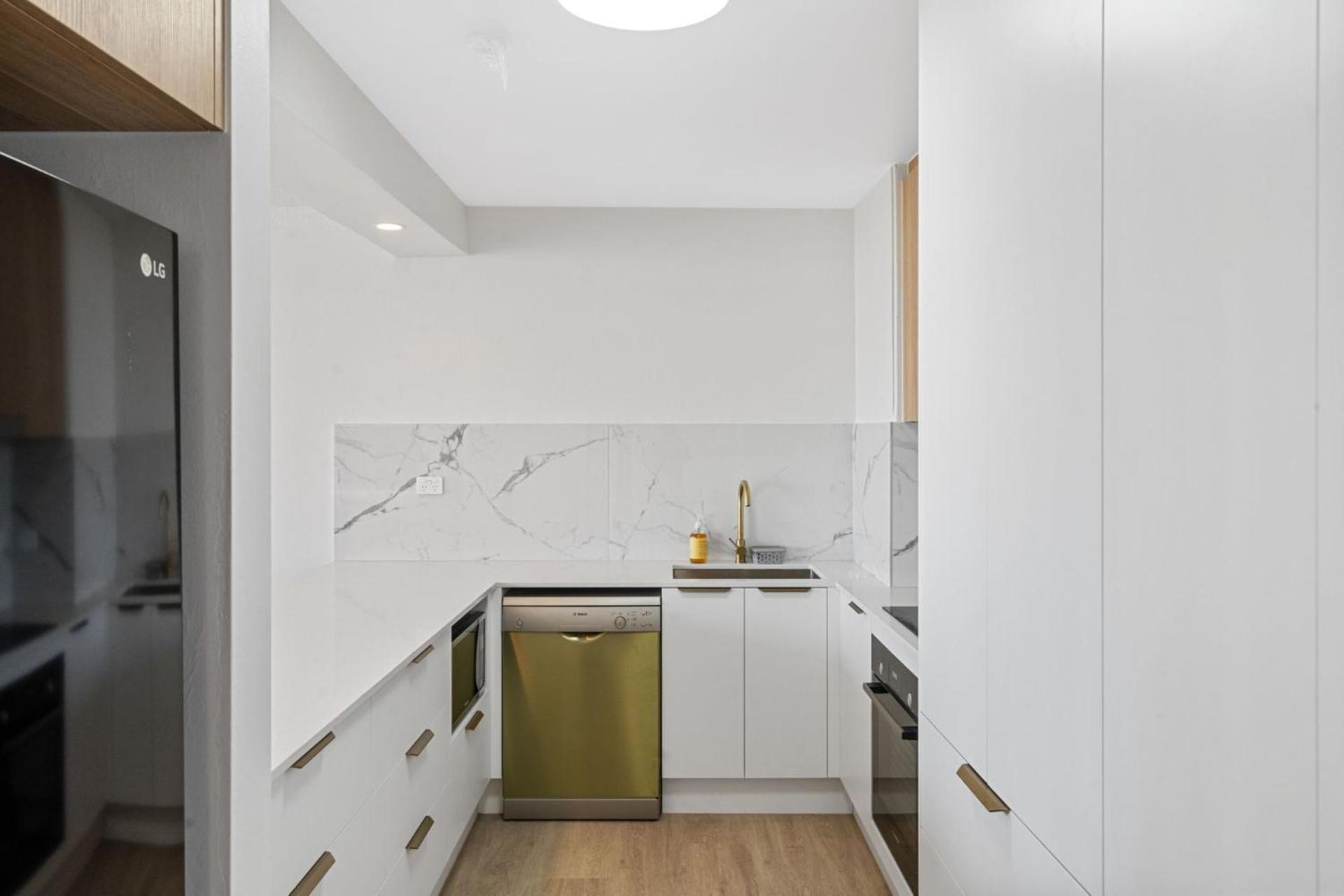 Ocean View Lux Retreat Apartment