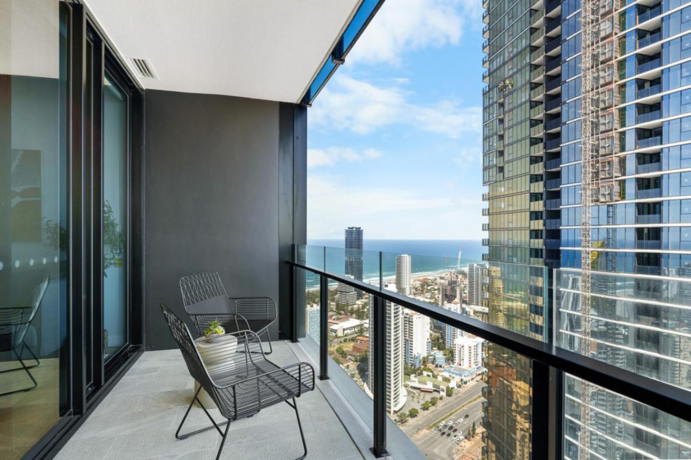 Apartment The Horizon - New 43f Broadbeach Lux 2br With Pool Gym Netflix