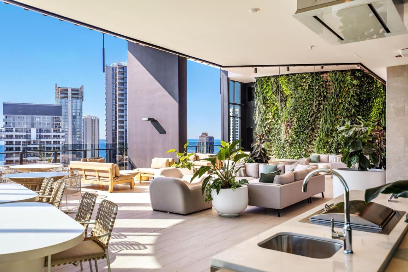Apartment The Horizon - New 43f Broadbeach Lux 2br With Pool Gym Netflix