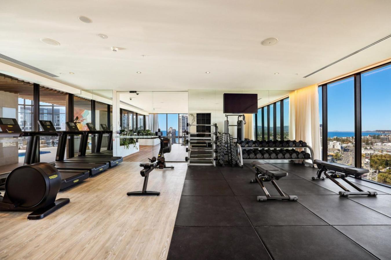 The Horizon - New 43f Broadbeach Lux 2br With Pool Gym Netflix Apartment *