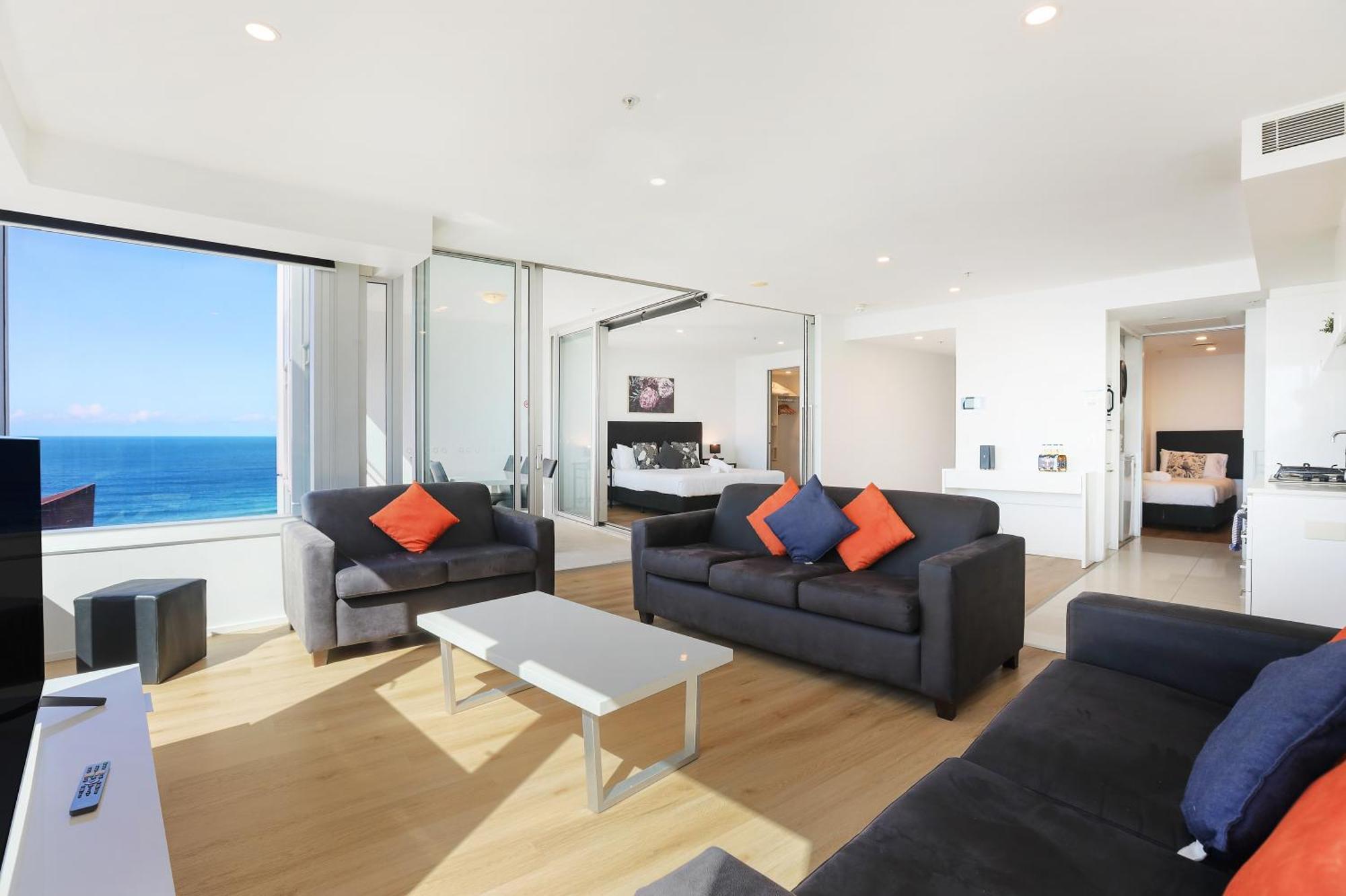 Q Tower Amazing Ocean Views 22nd Level Heated Pools Sleeps 6 - Optimise * Gold Coast