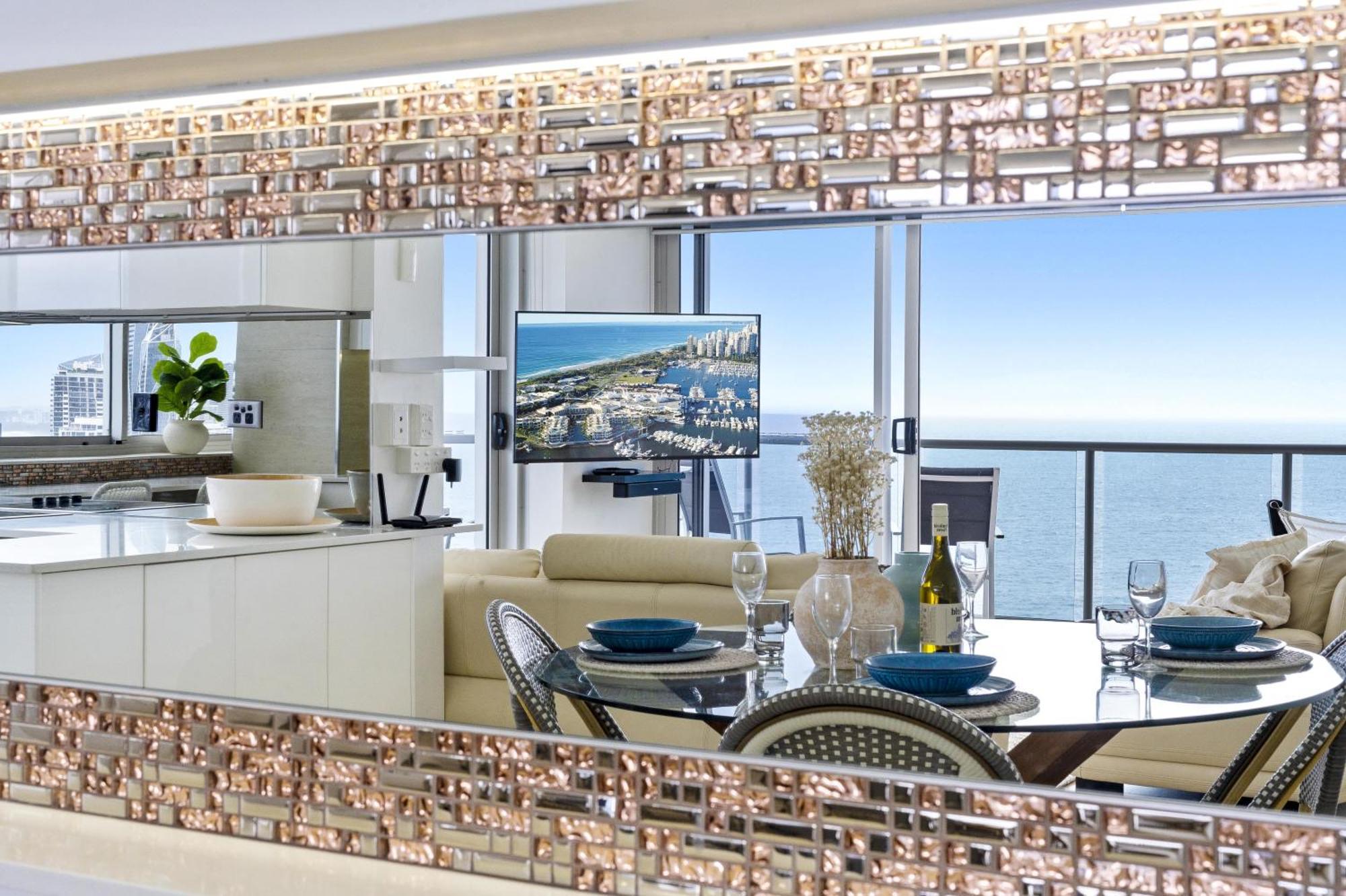 Peninsula Private - Q *