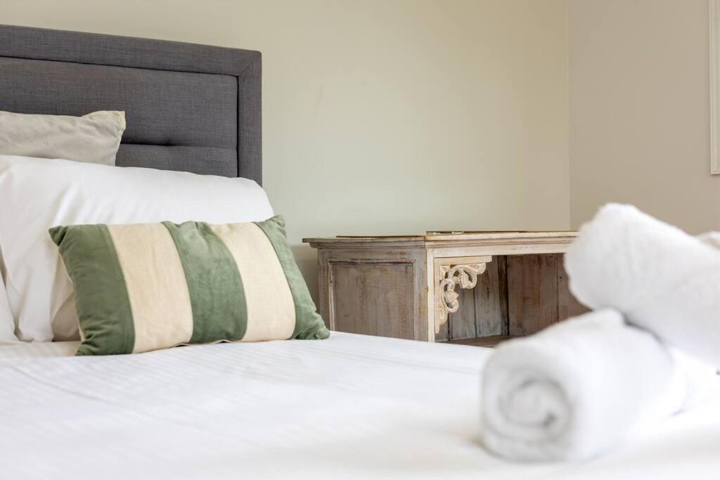 Spacious 3-br In The Heart Of The Holiday home