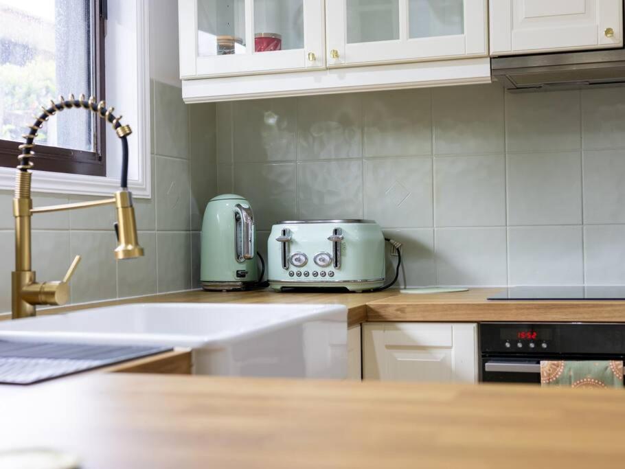 Spacious 3-br In The Heart Of The * Gold Coast
