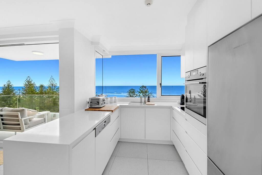 Apartment Oceanfront Escape, Southern Cross 9th Floor
