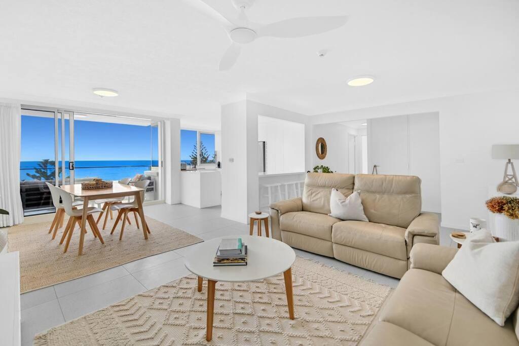 Oceanfront Escape, Southern Cross 9th Floor *