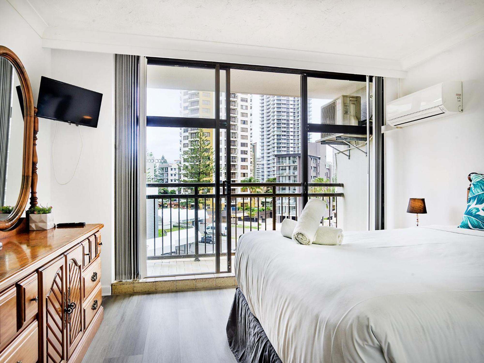 Apartment Beachcomber Surfers Paradise