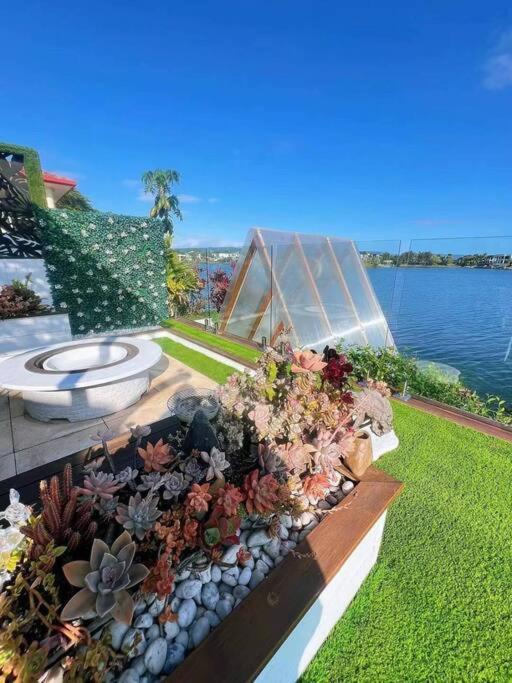 Holiday home Immaculate Waterfront Residence-masterpiece