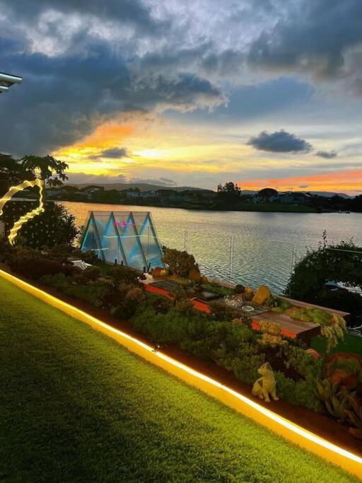 Immaculate Waterfront Residence-masterpiece * Gold Coast