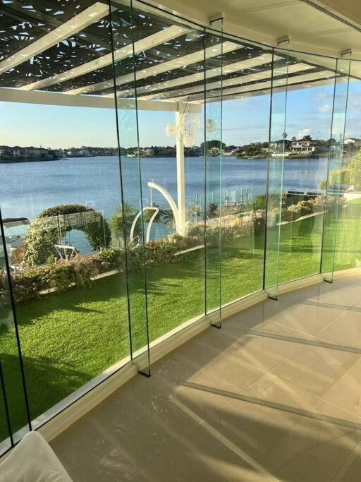 Immaculate Waterfront Residence-masterpiece