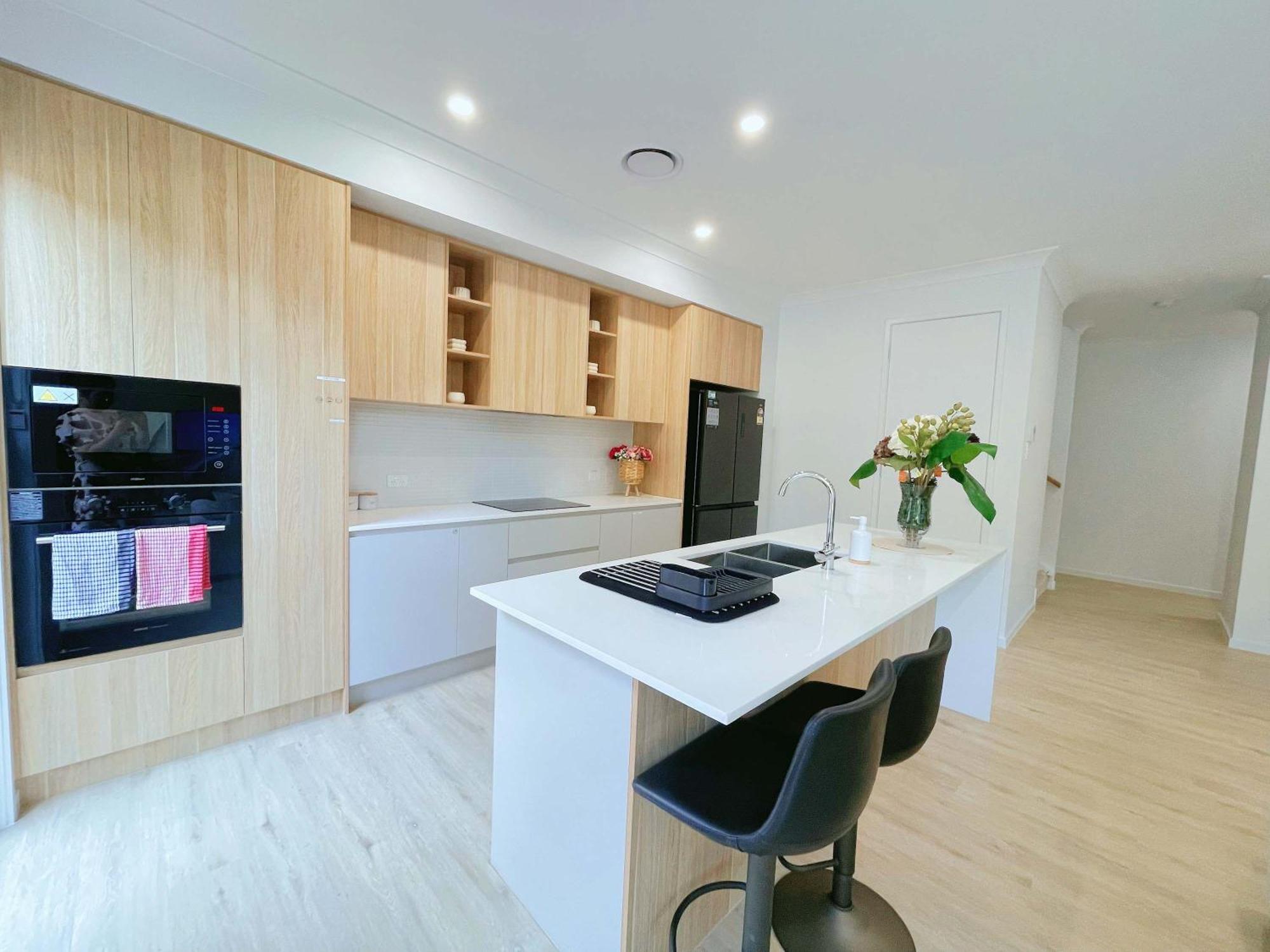 Holiday home Brand New 3br Modern Comfort Oasis Wifi Parking Gold Coast