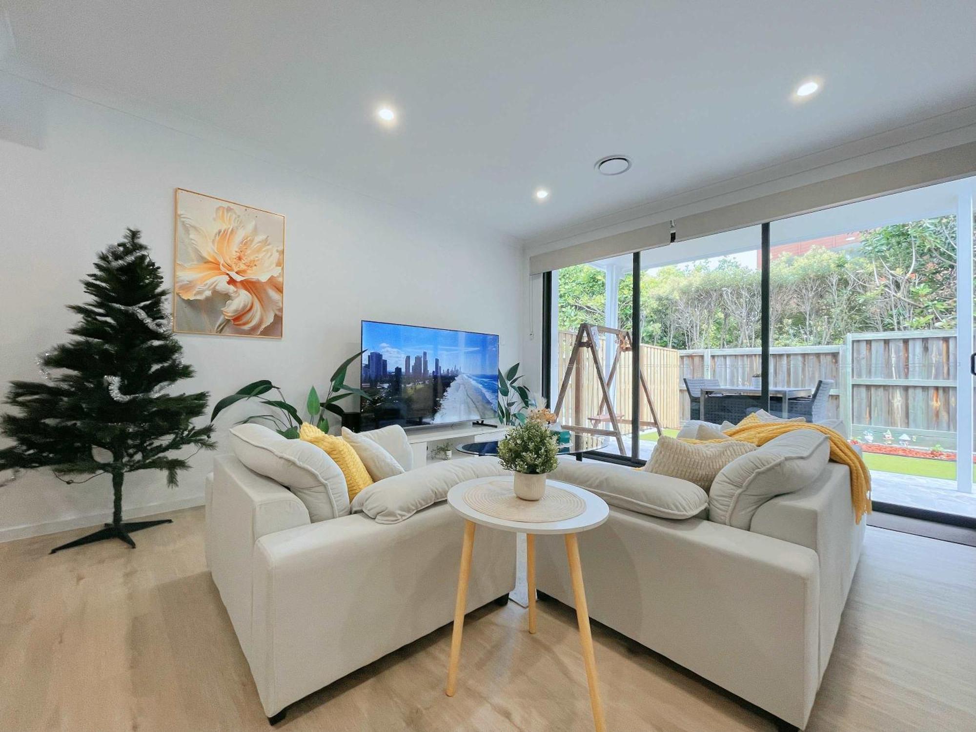 Brand New 3br Modern Comfort Oasis Wifi Parking Holiday home Gold Coast