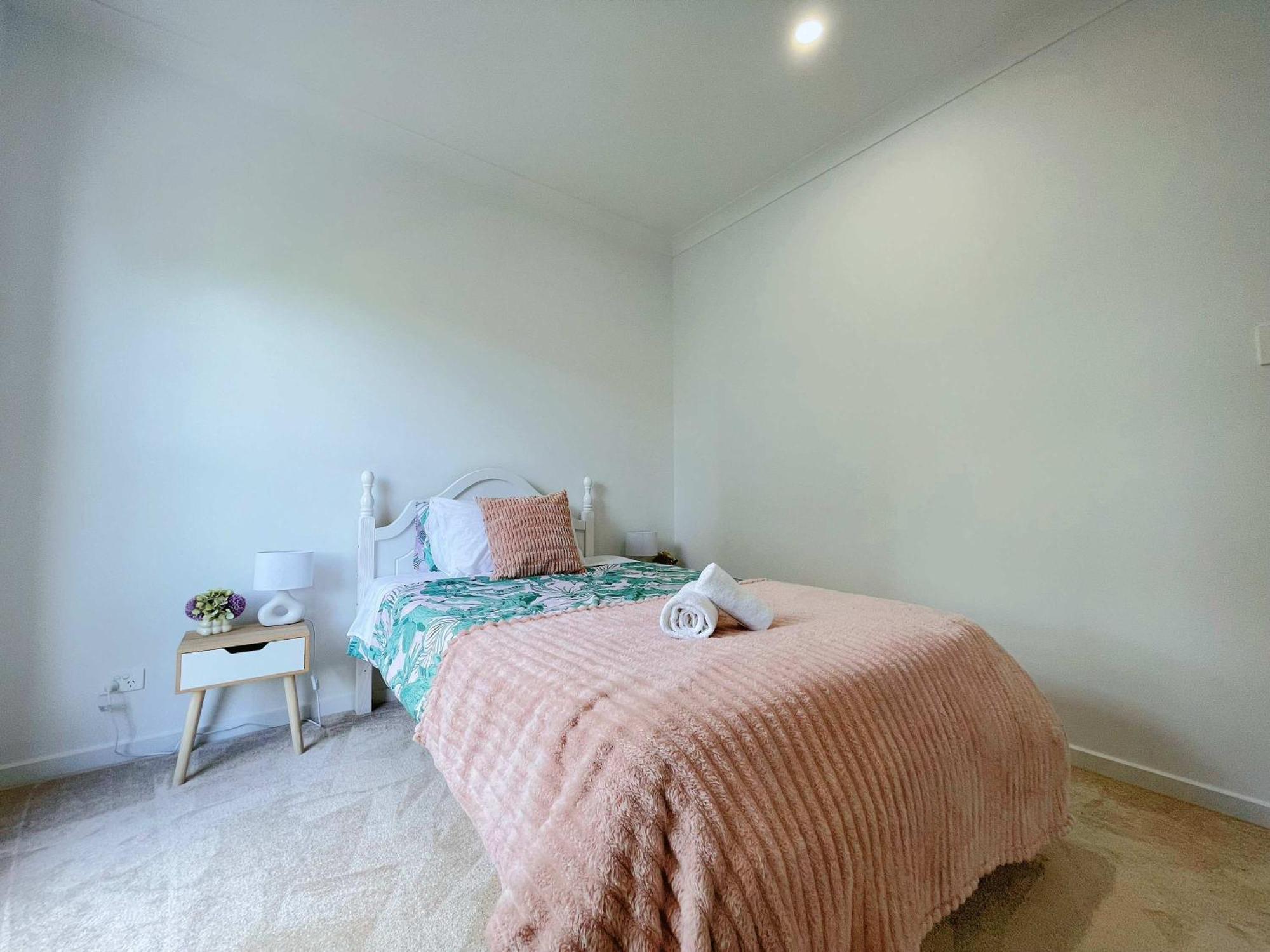 Holiday home Brand New 3br Modern Comfort Oasis Wifi Parking Gold Coast