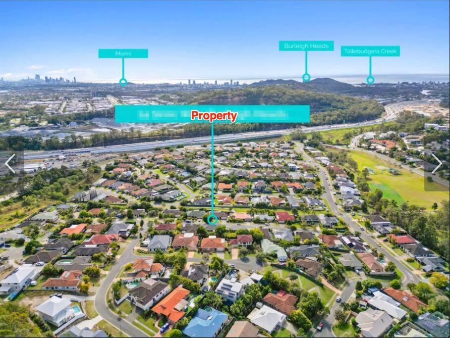 Beautiful In Burleigh Heads Holiday home *