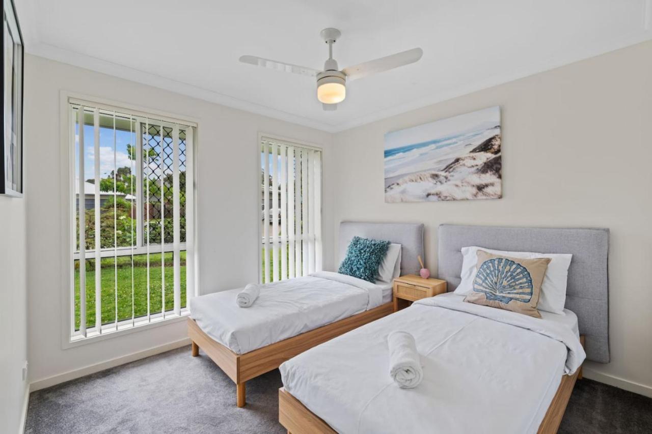 Stunning 4br With Yard Parking Costco And Theme Park Holiday home Gold Coast