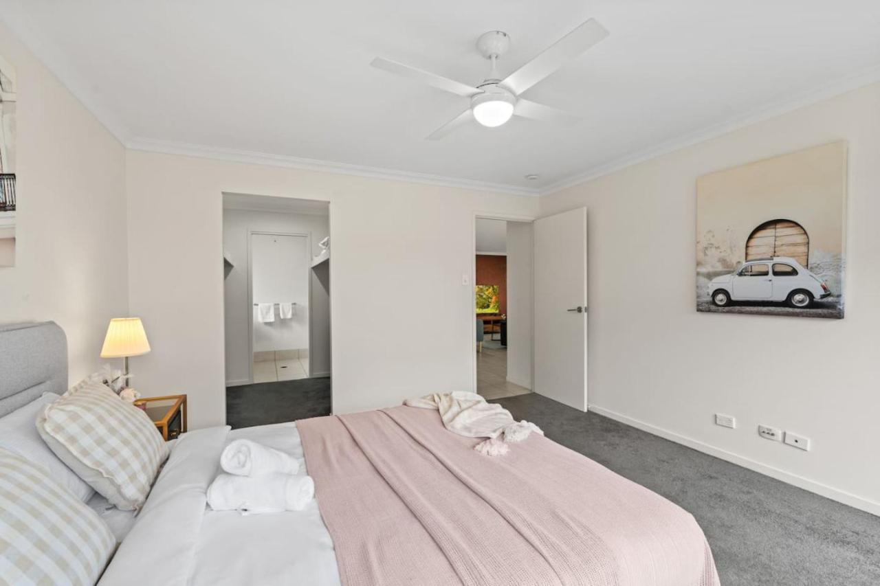 Stunning 4br With Yard Parking Costco And Theme Park Holiday home