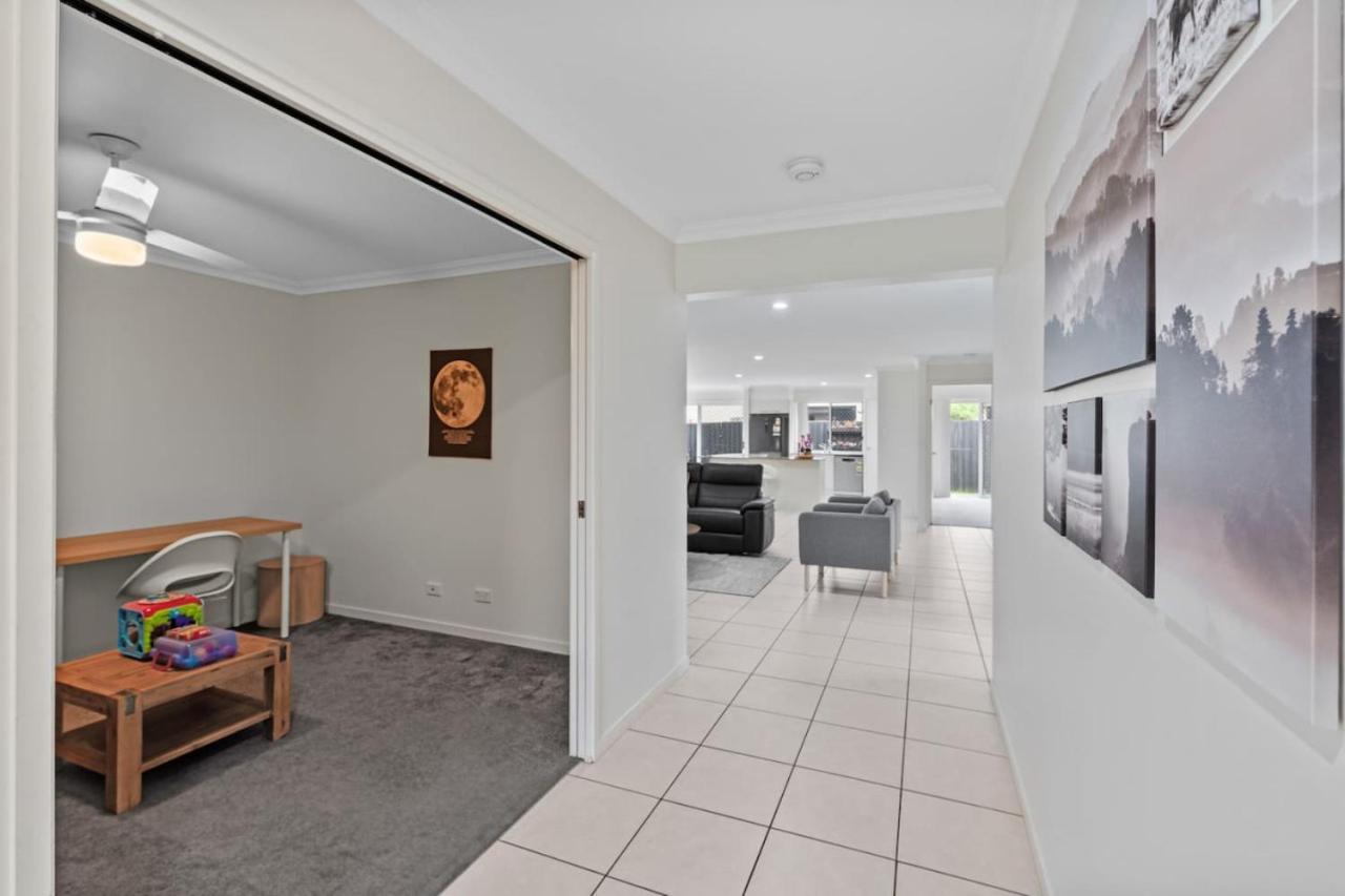 Stunning 4br With Yard Parking Costco And Theme Park Gold Coast