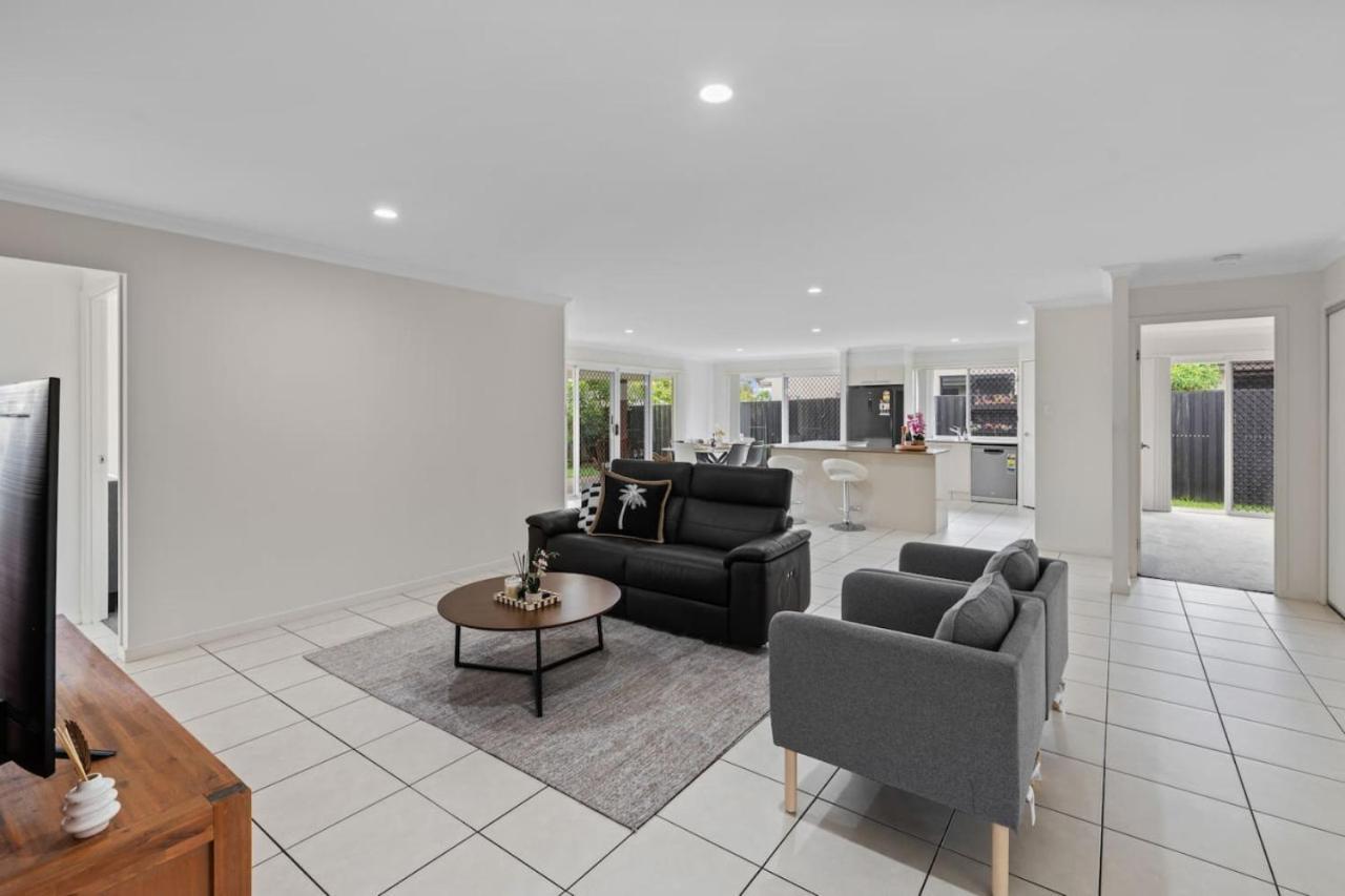 Stunning 4br With Yard Parking Costco And Theme Park Holiday home *