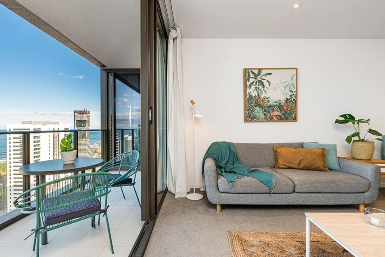 Modern Broadbeach With Amazing Views *
