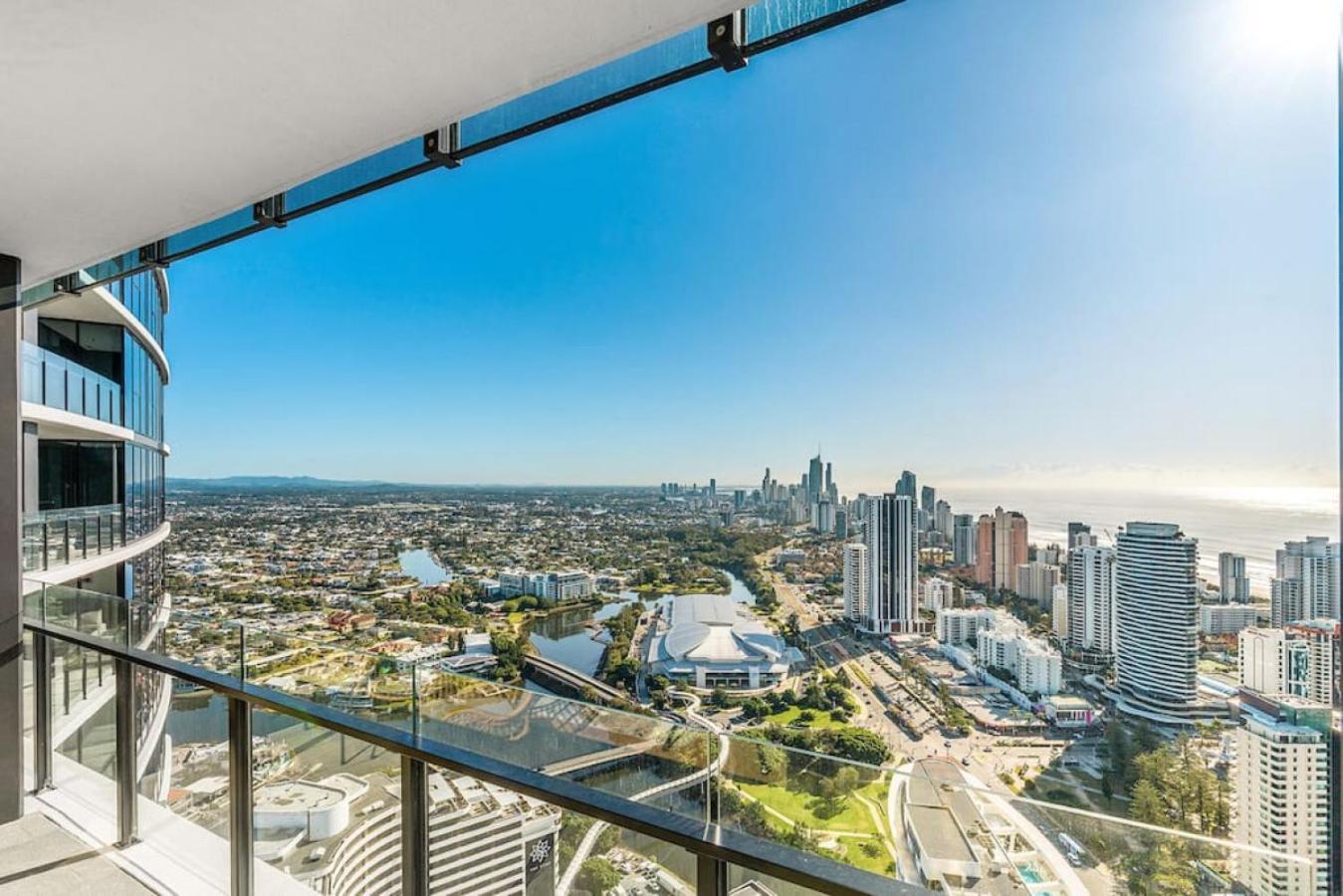 The Darling Of Broadbeach - With Spectacular Views Holiday home *