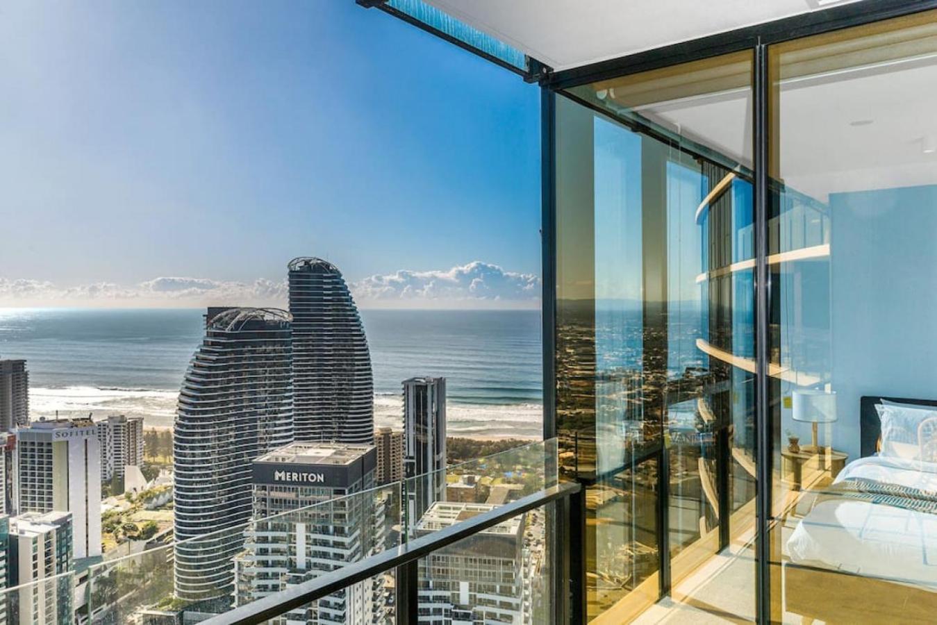 The Darling Of Broadbeach - With Spectacular Views Gold Coast
