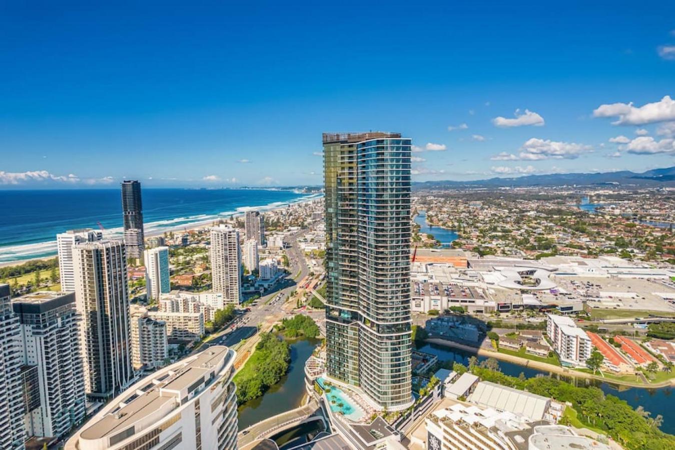 The Darling Of Broadbeach - With Spectacular Views