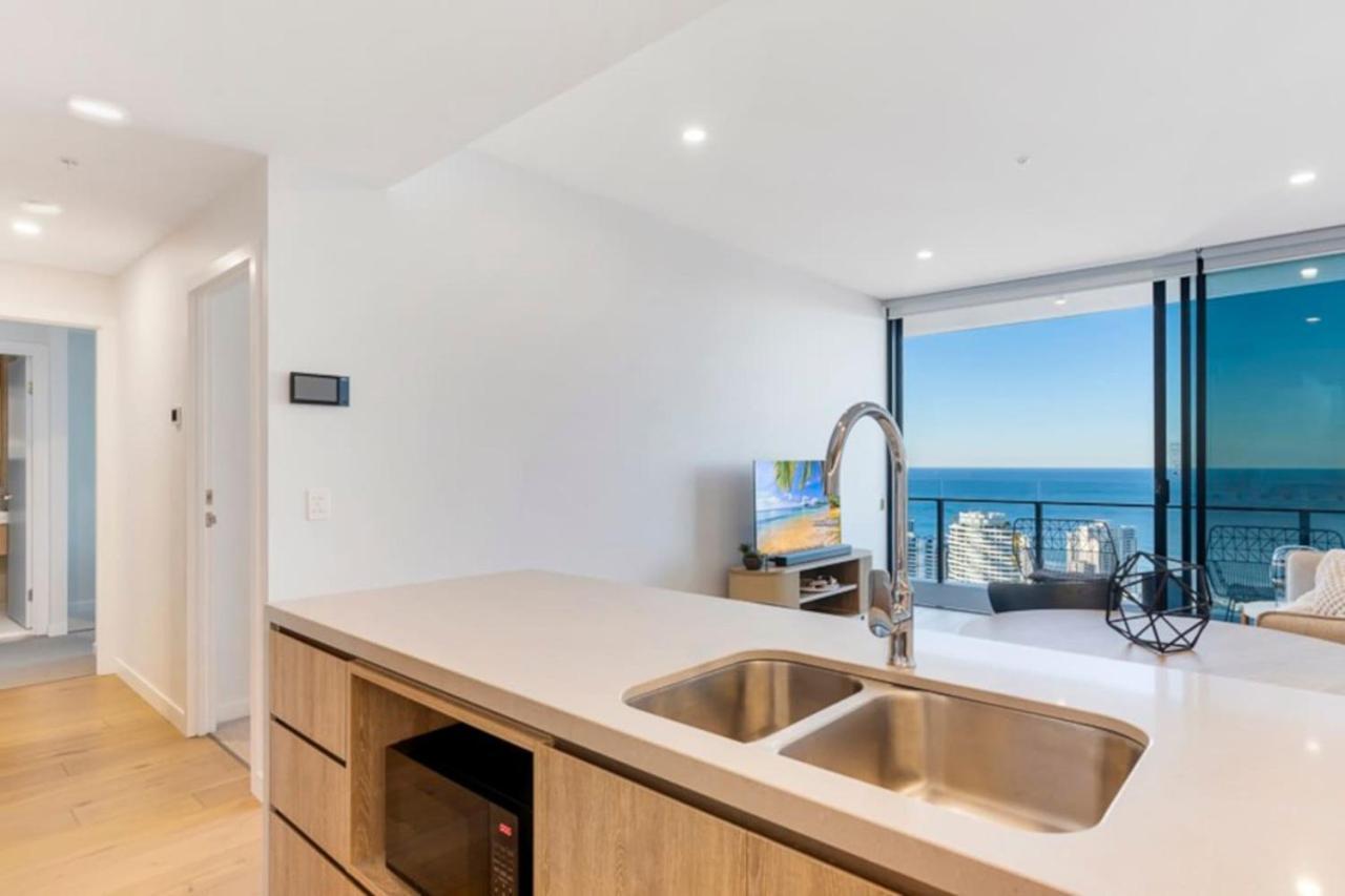 Apartment Star In The Sky Broadbeach - Stunning Ocean Views Gold Coast