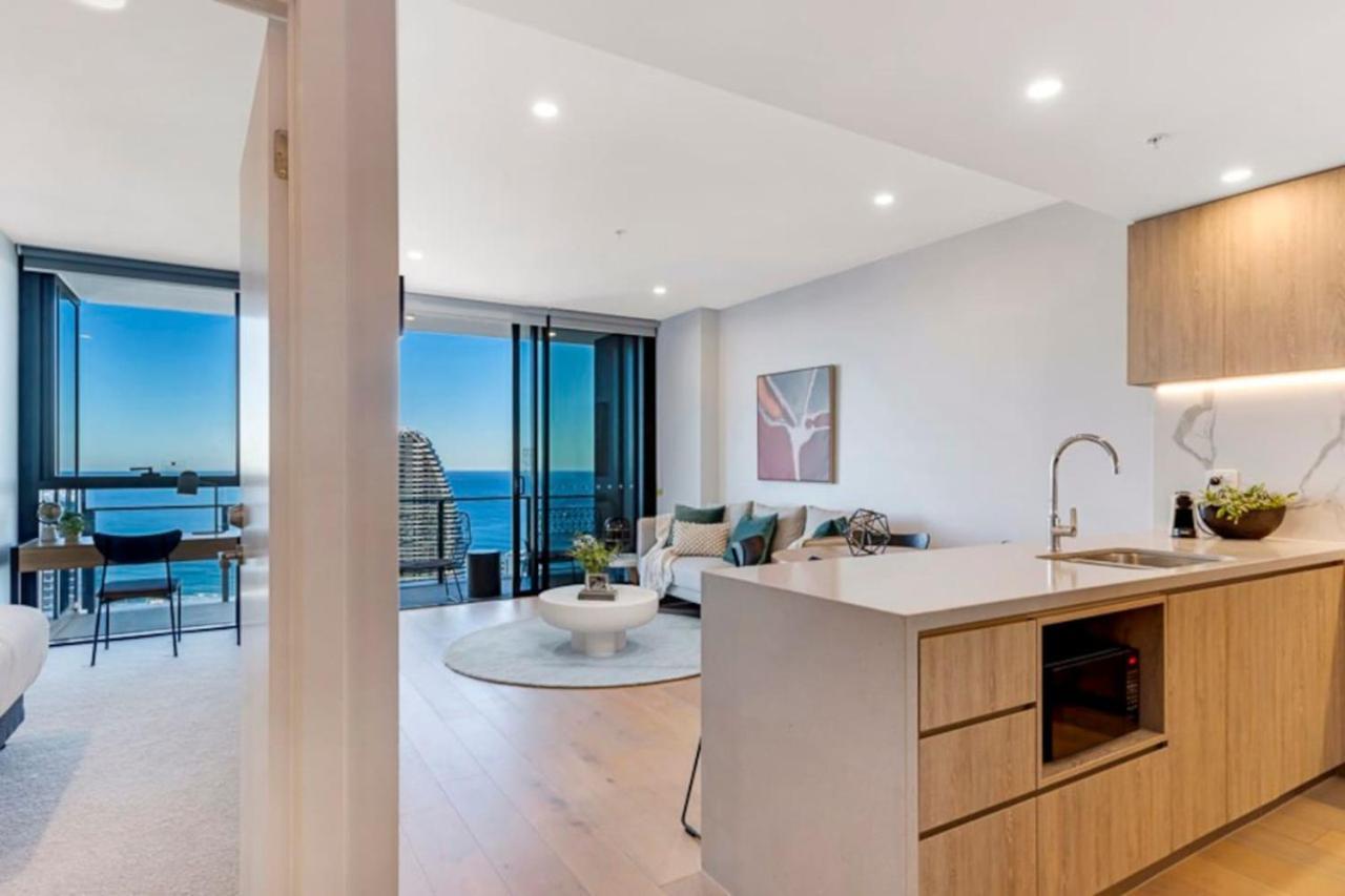 Star In The Sky Broadbeach - Stunning Ocean Views
