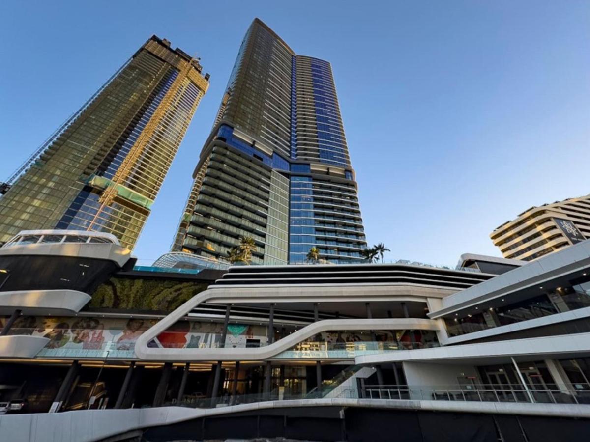 Star In The Sky Broadbeach - Stunning Ocean Views Apartment