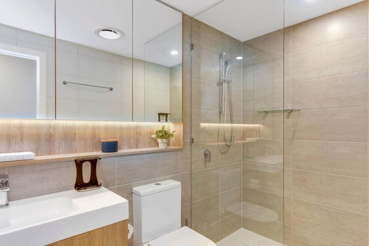 Apartment Star In The Sky Broadbeach - Stunning Ocean Views