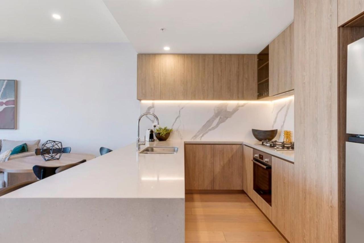 Apartment Star In The Sky Broadbeach - Stunning Ocean Views Gold Coast