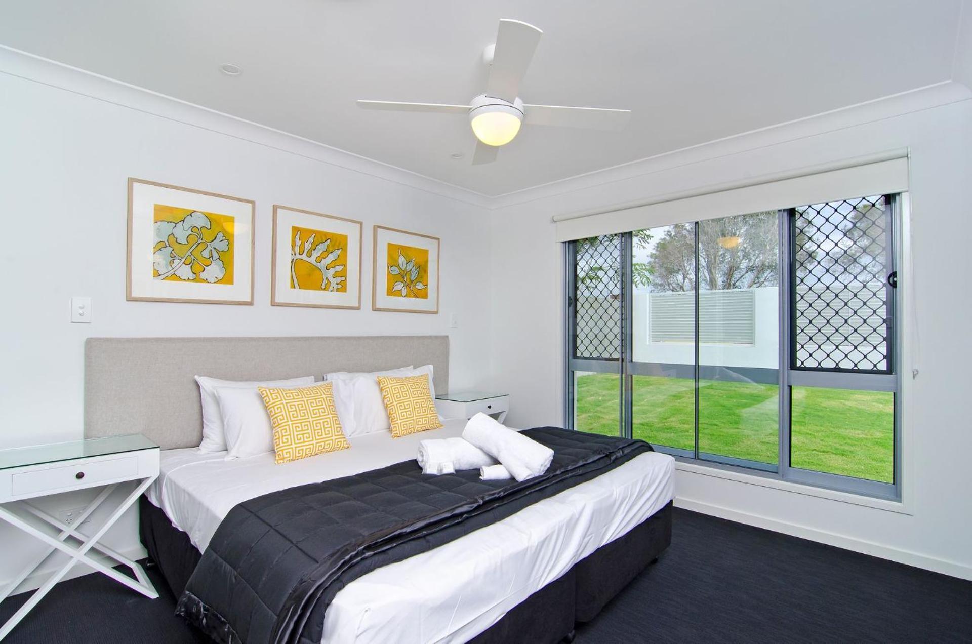 Sentosa On Tugun - Beachfront 5 Bedroom Holiday home