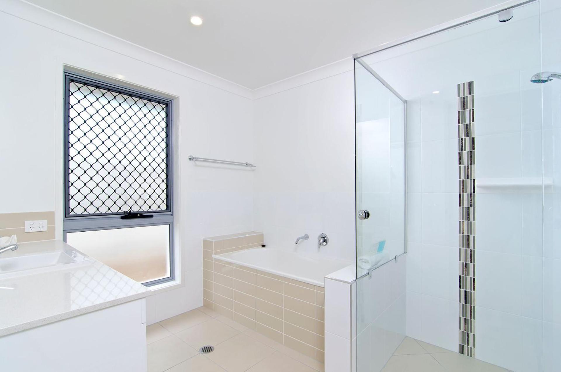 Holiday home Sentosa On Tugun - Beachfront 5 Bedroom