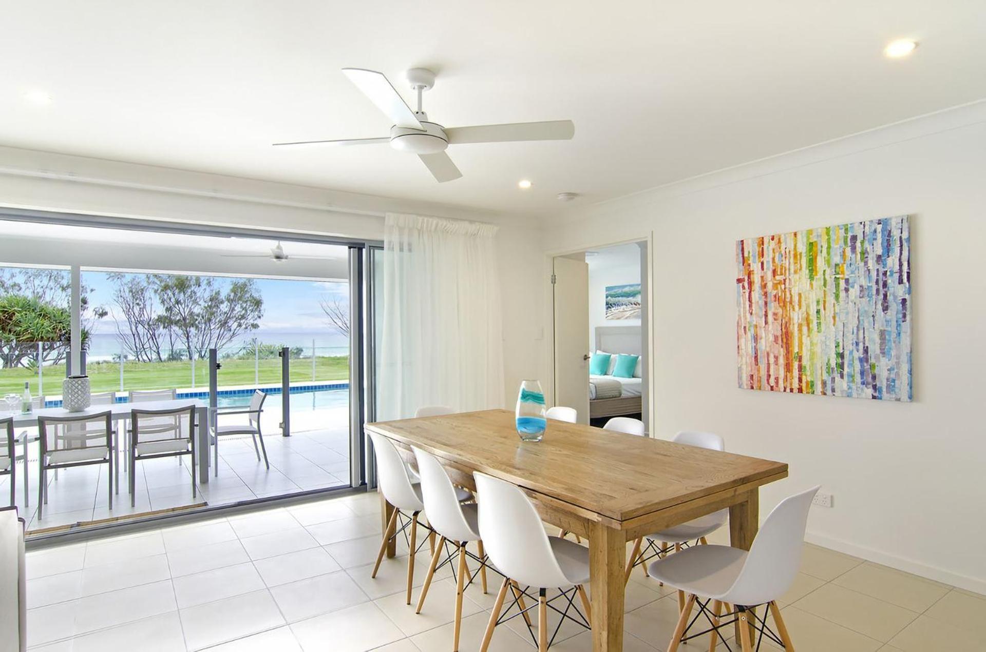 Sentosa On Tugun - Beachfront 5 Bedroom Holiday home *