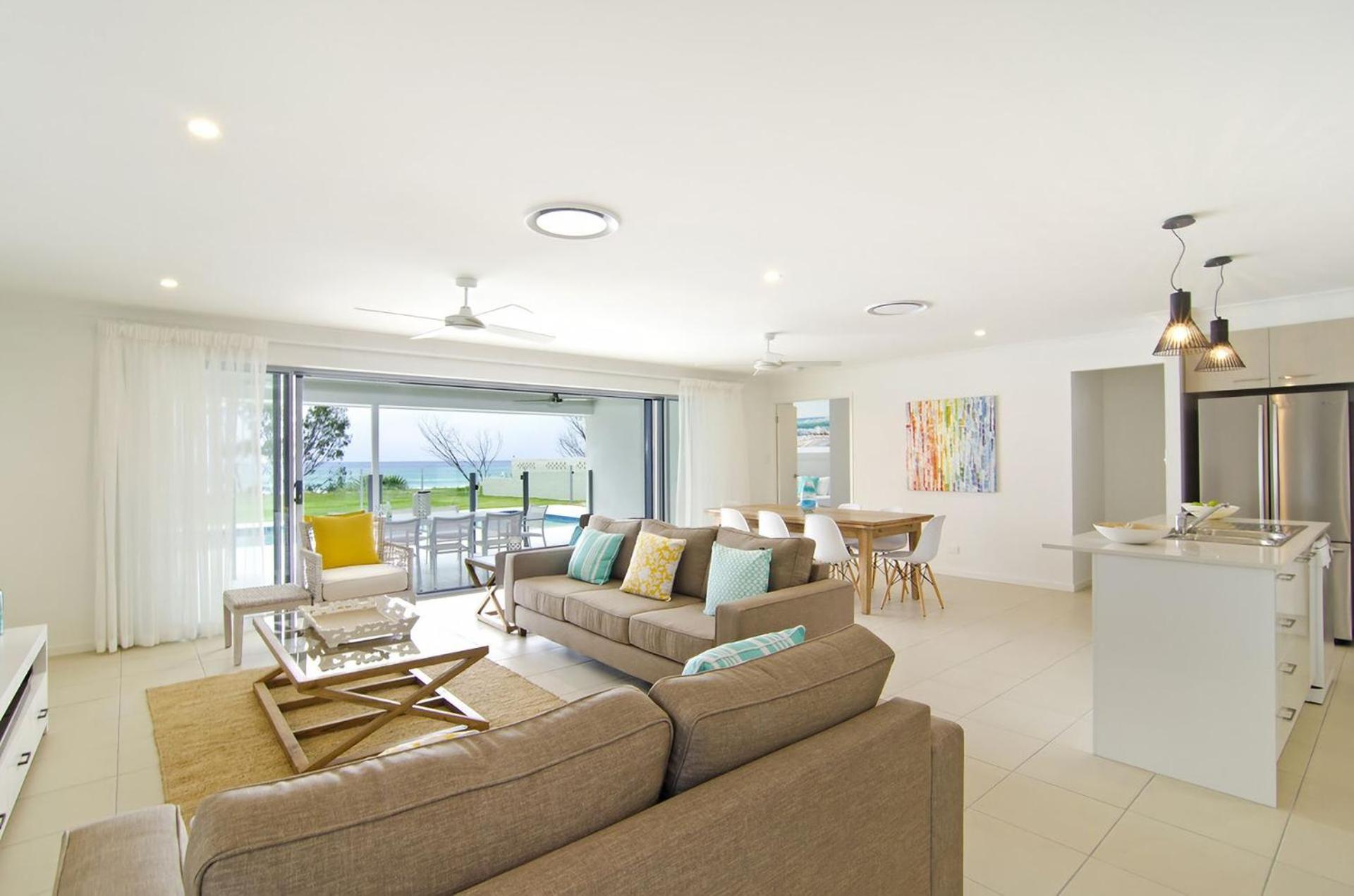 Holiday home Sentosa On Tugun - Beachfront 5 Bedroom Gold Coast