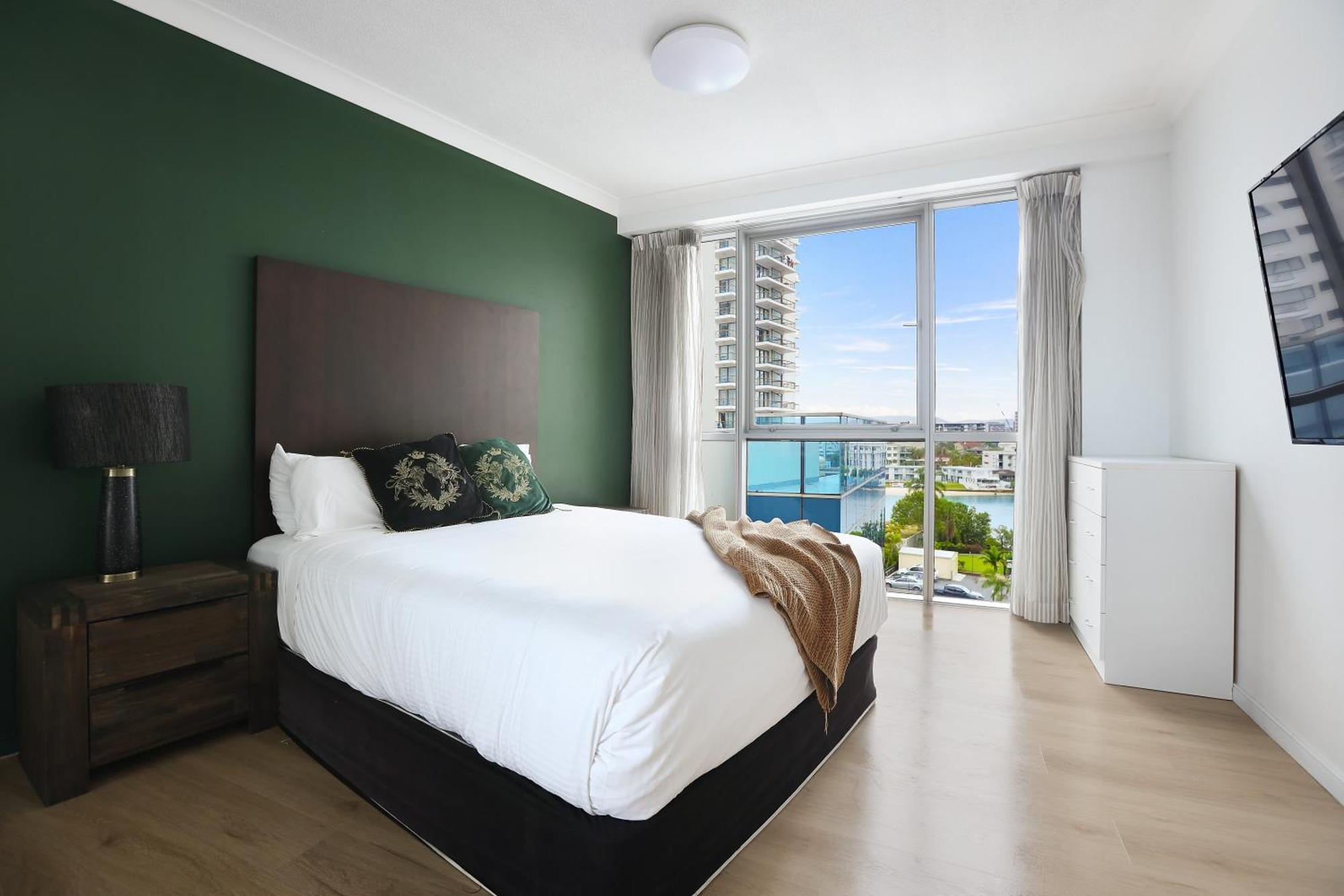 Apartment Chevron Renaissance Surfers Paradise Sleeps 10 4th Floor - Optimise Gold Coast