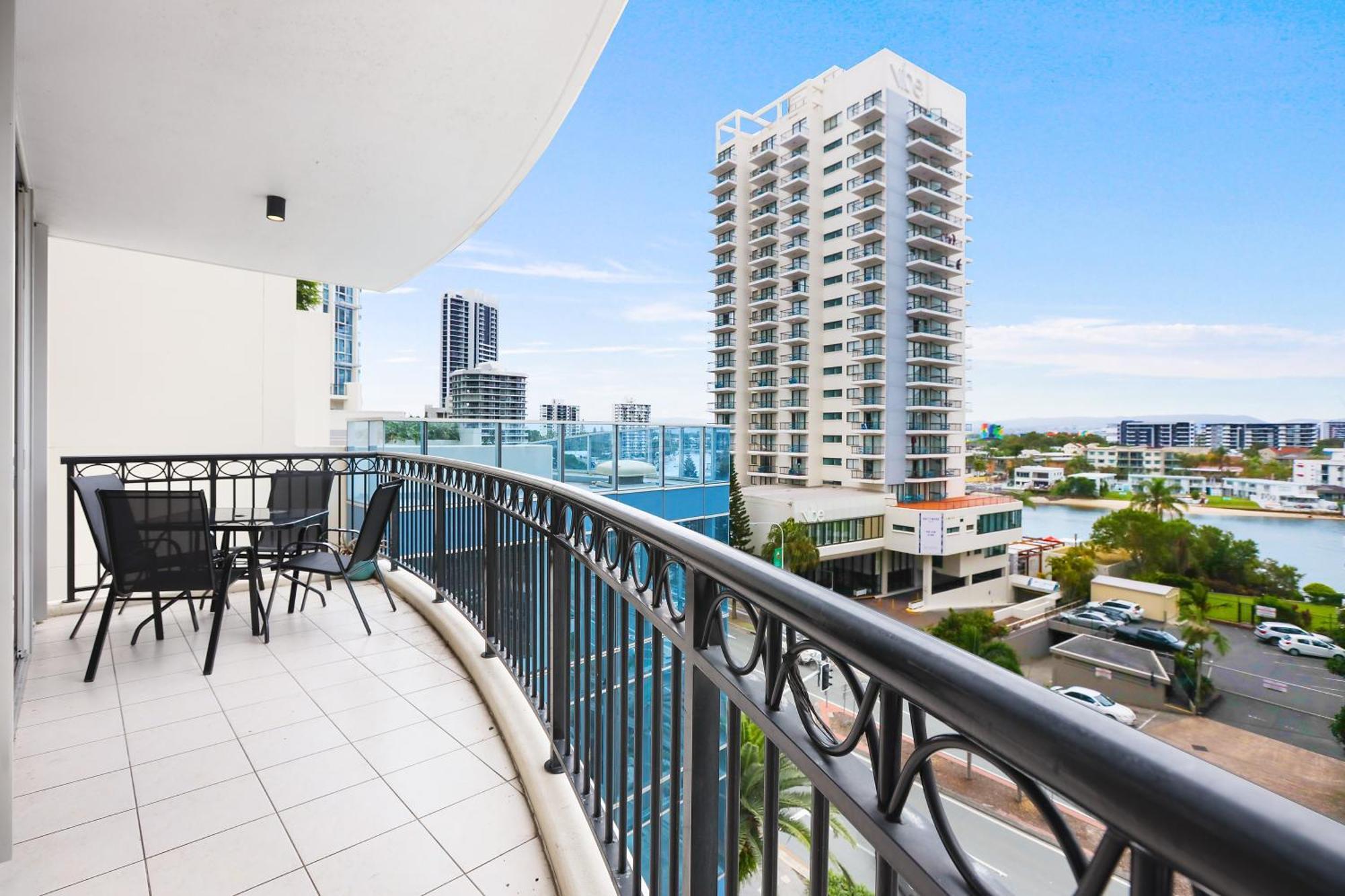 Chevron Renaissance Surfers Paradise Sleeps 10 4th Floor - Optimise *