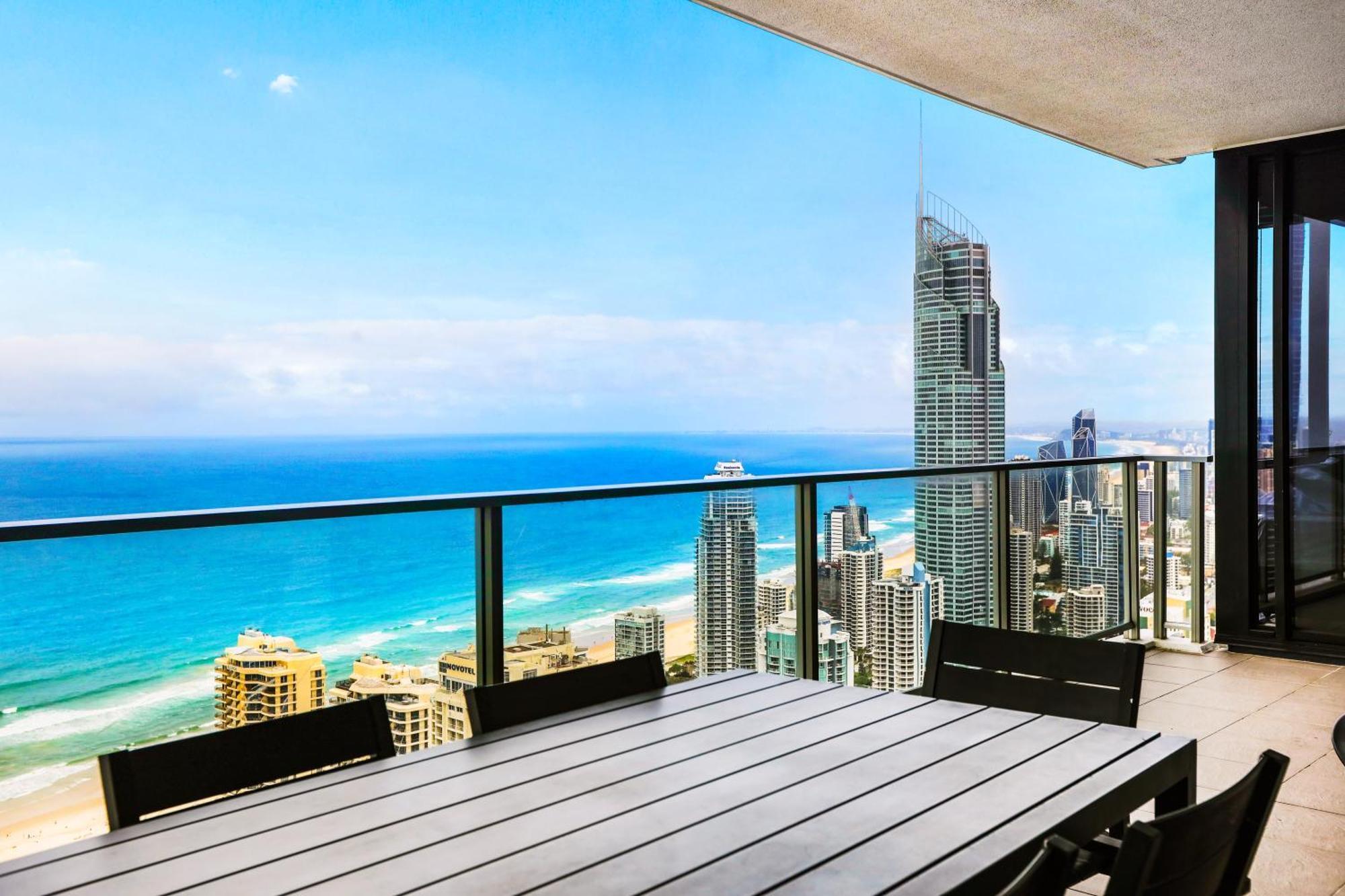 Circle On Cavil Subpenthouse 4brm Lv52! Ocean View Gold Coast