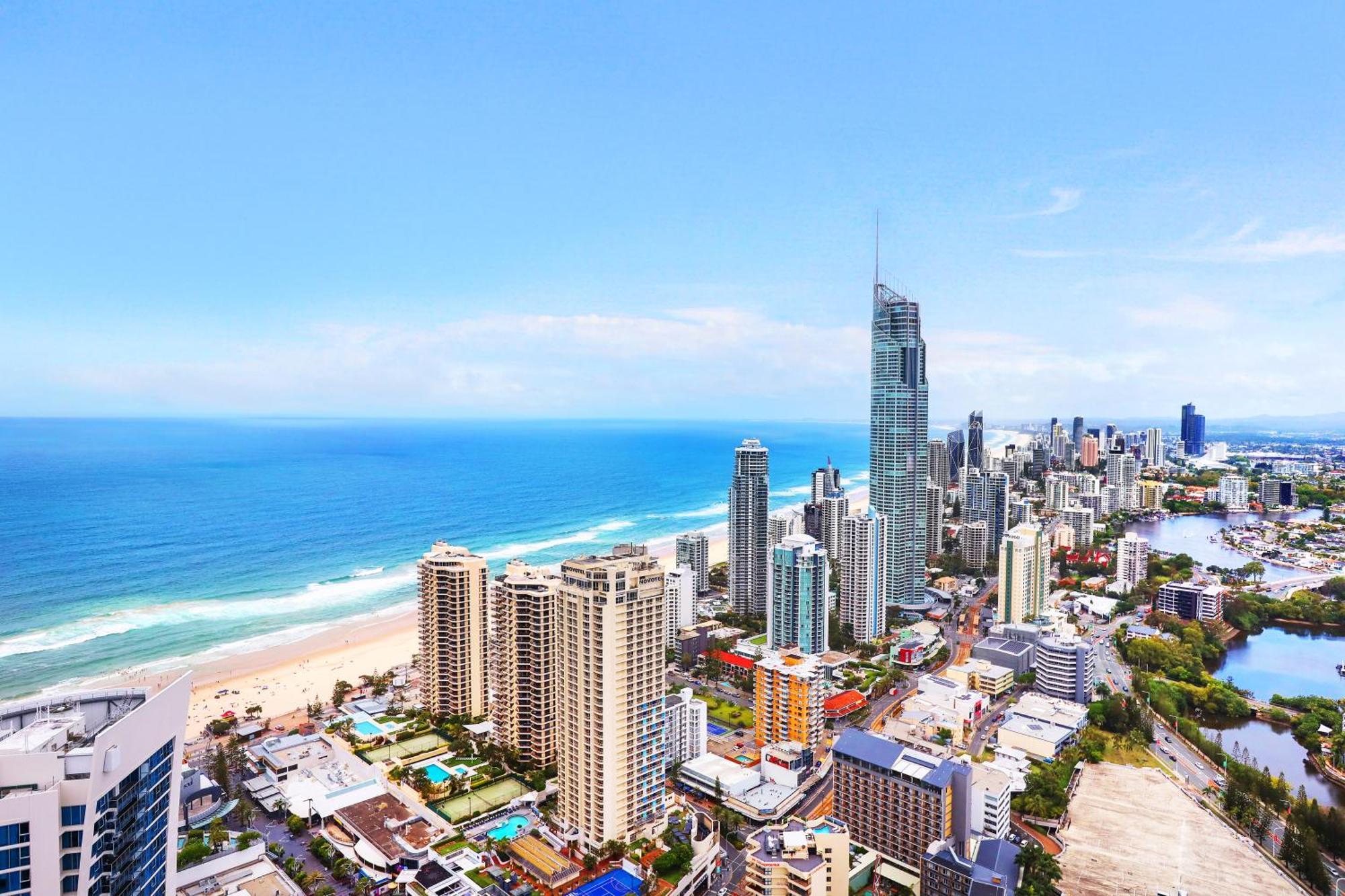 Apartment Circle On Cavil Subpenthouse 4brm Lv52! Ocean View Gold Coast