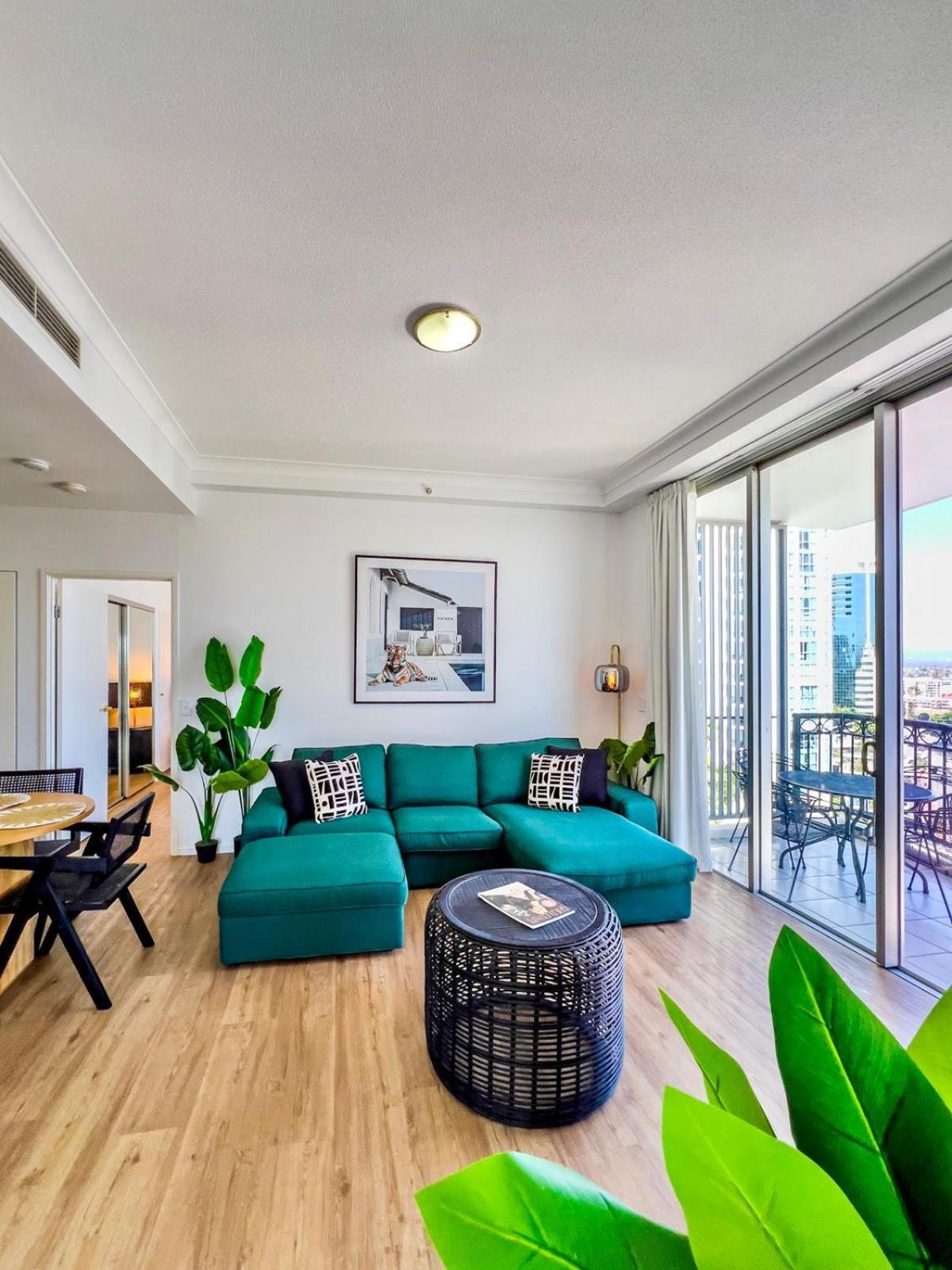 Tropical Luxurious Retreat Gold Coast