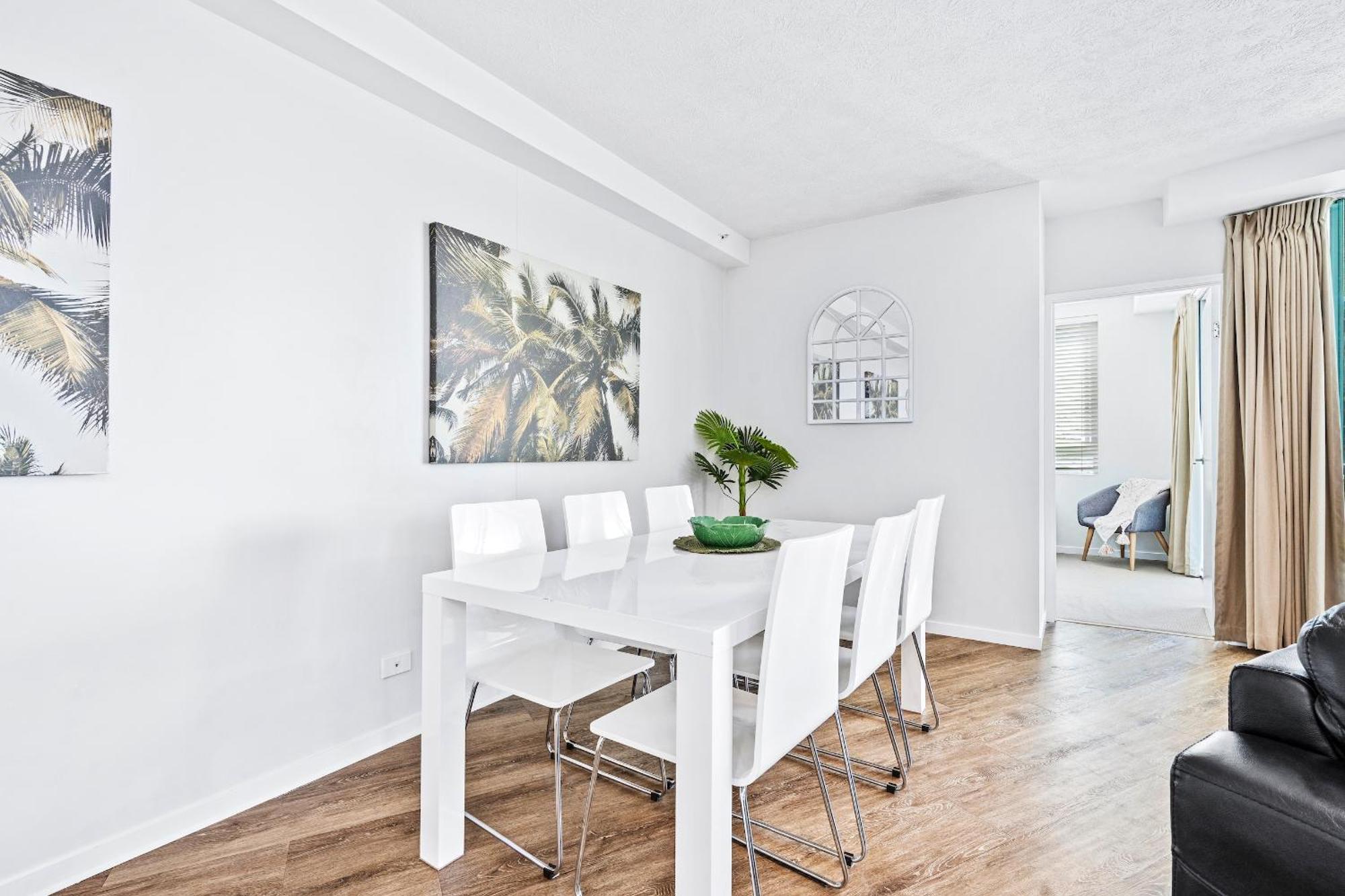 Wings Surfers Paradise Apartment *
