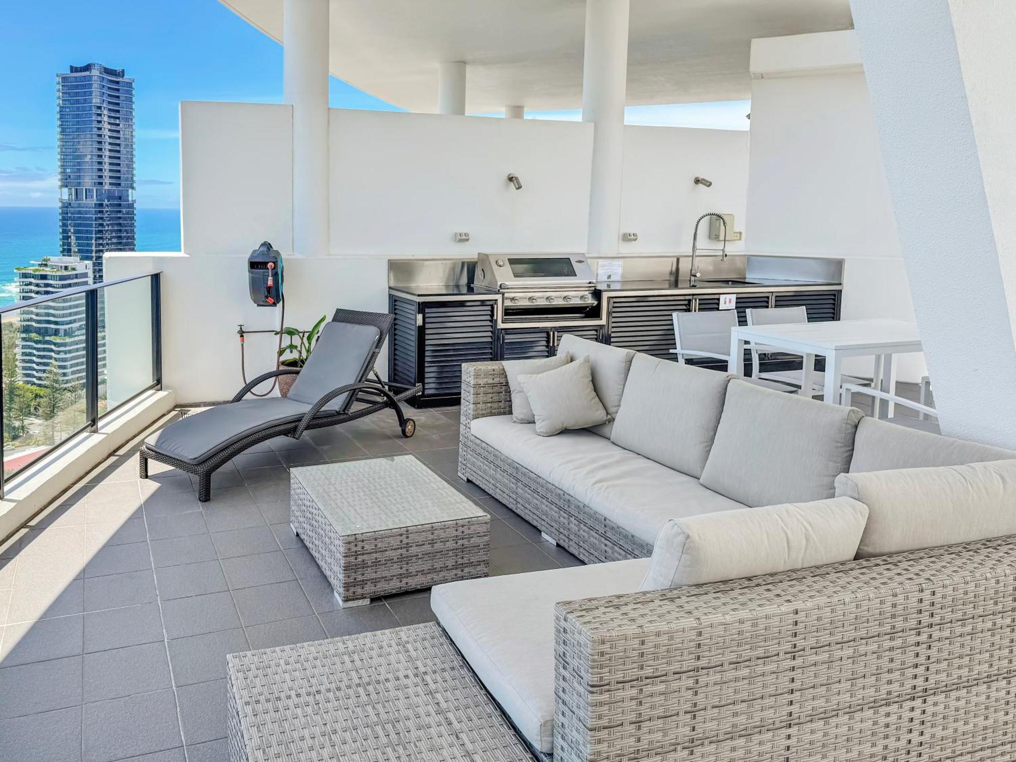 Ocean View Luxury 2 Level Penthouse 3br 30th Floor Apartment Gold Coast