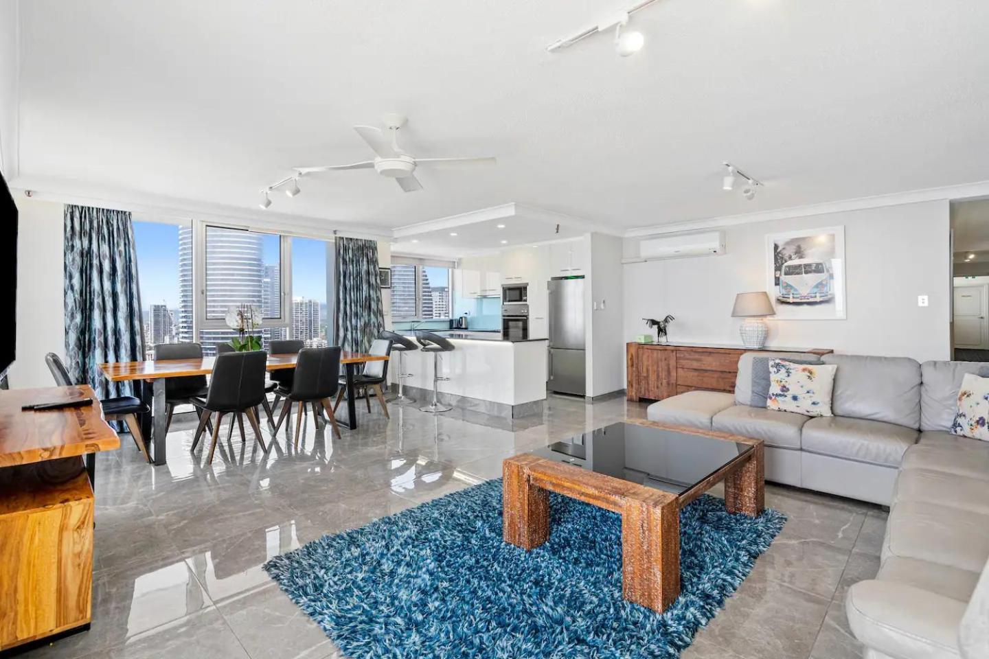 Haven, 25th Floor Beachfront Apartment *