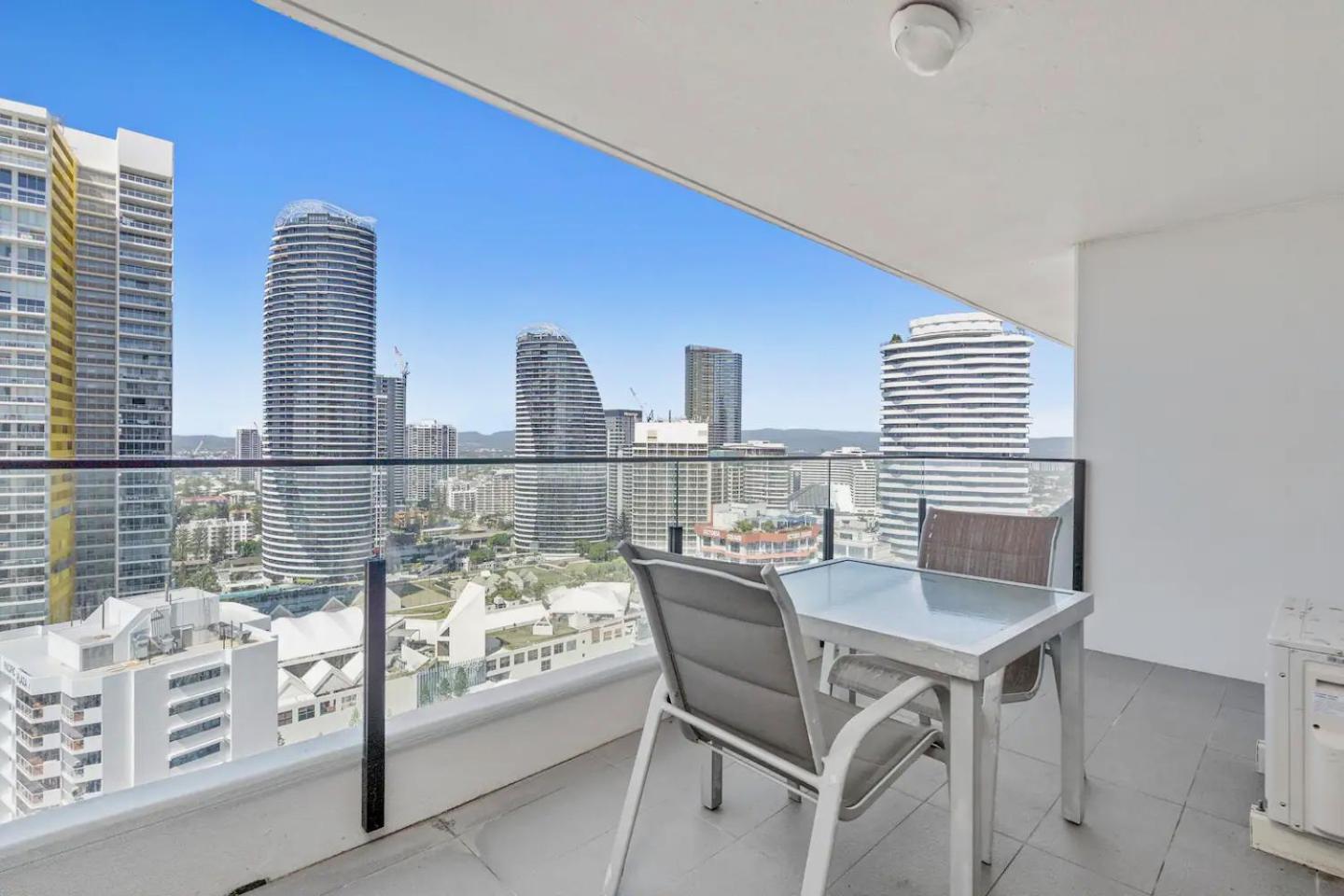 Haven, 25th Floor Beachfront Apartment Gold Coast