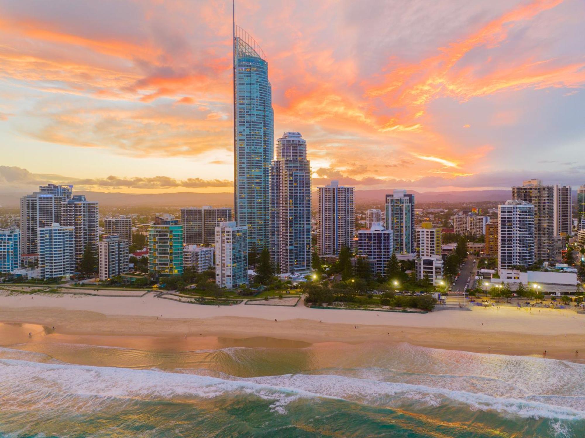Stylish Q Towers Breathtaking Views Sleeps 6 Gold Coast