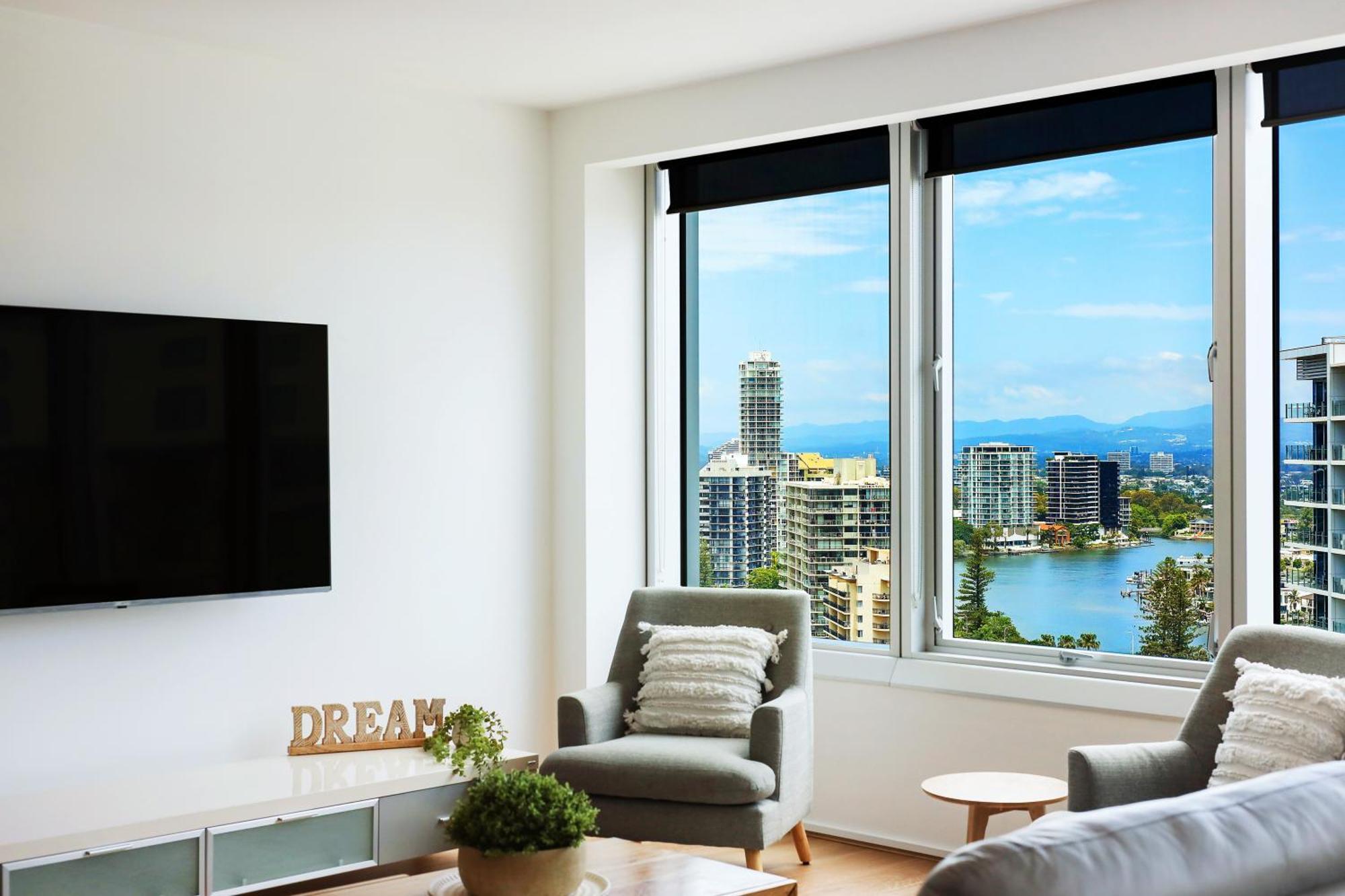 Stylish Q Towers Breathtaking Views Sleeps 6 Apartment *