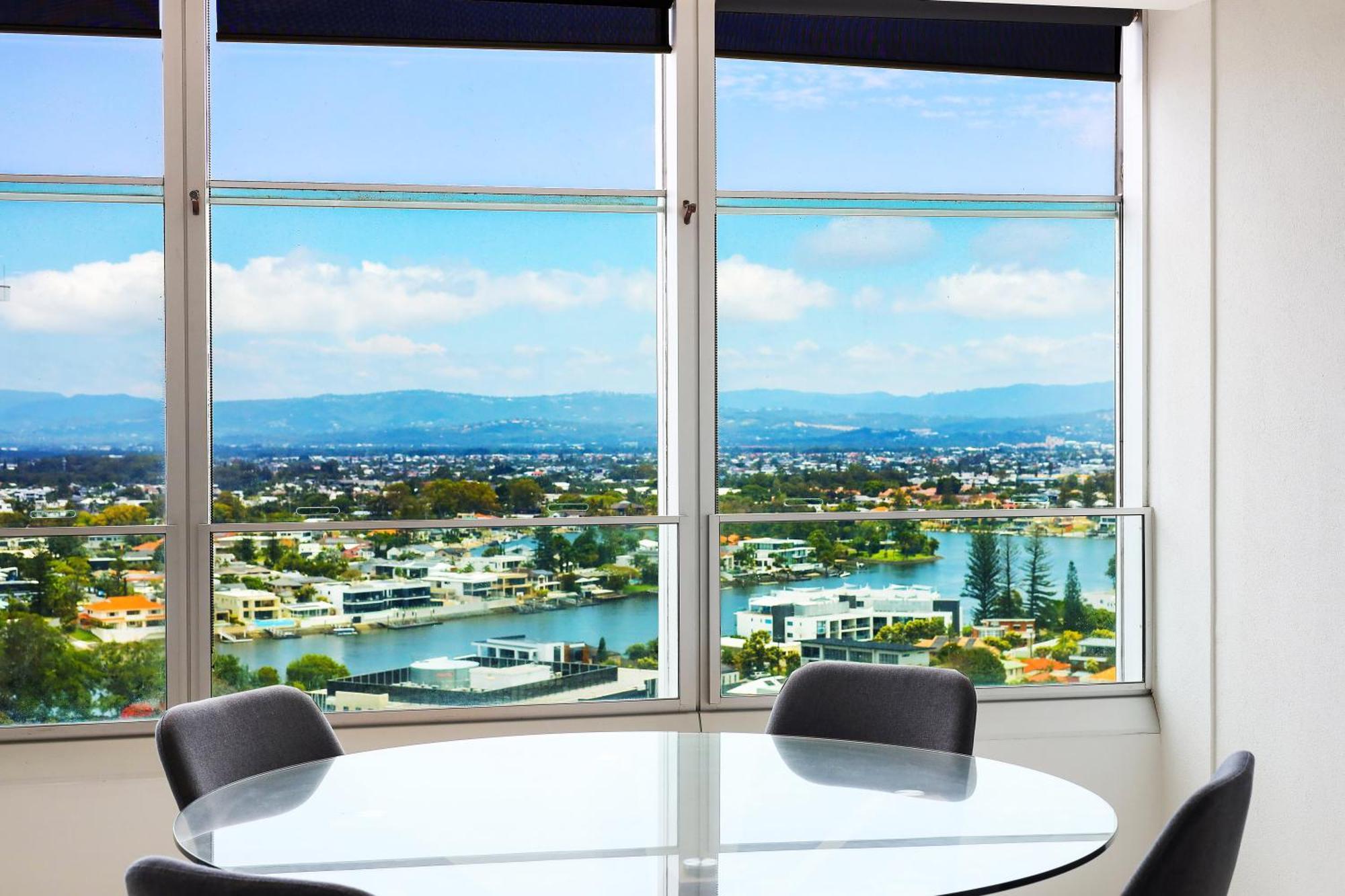 Stylish Q Towers Breathtaking Views Sleeps 6