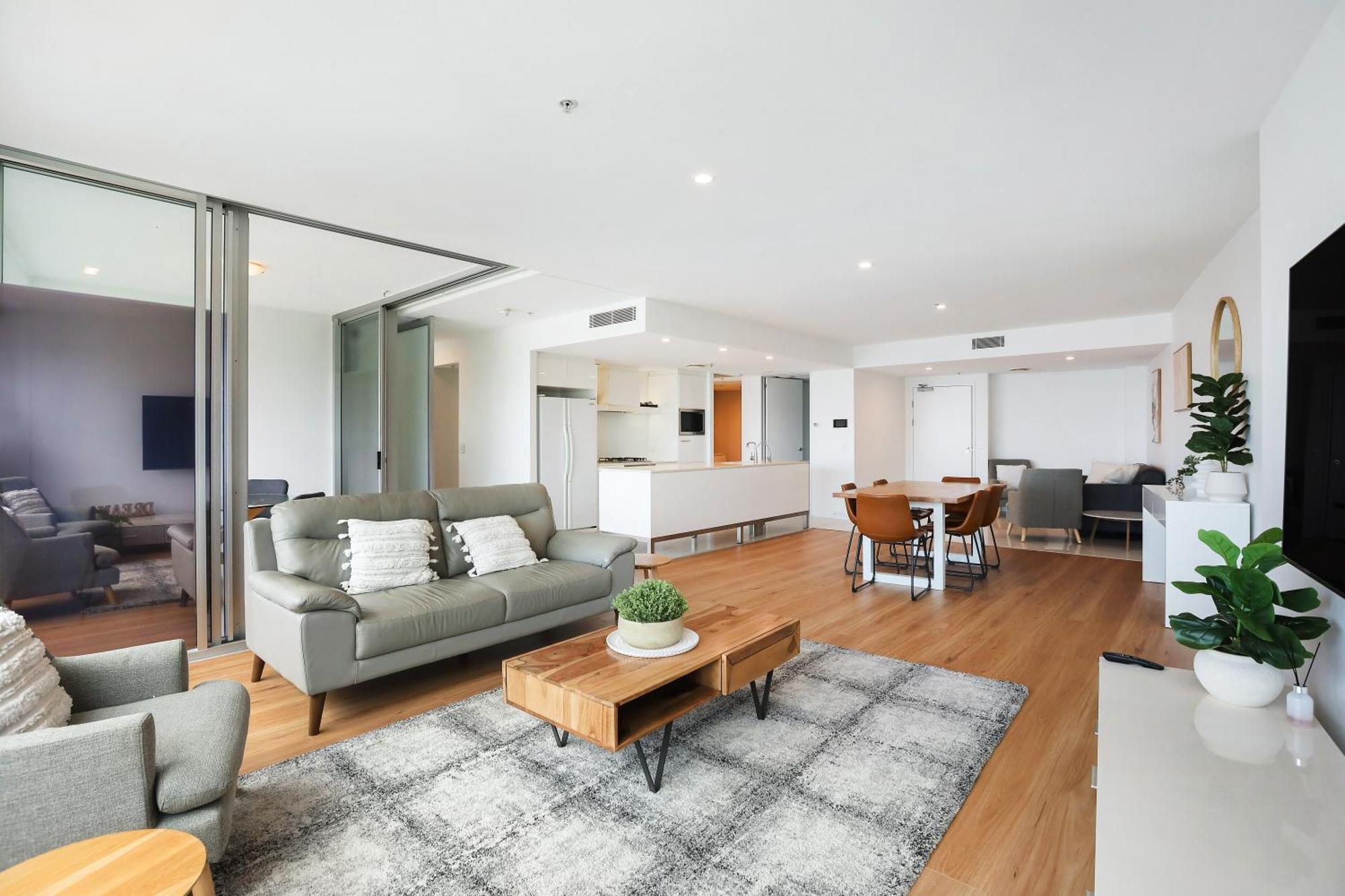 Stylish Q Towers Breathtaking Views Sleeps 6 Apartment