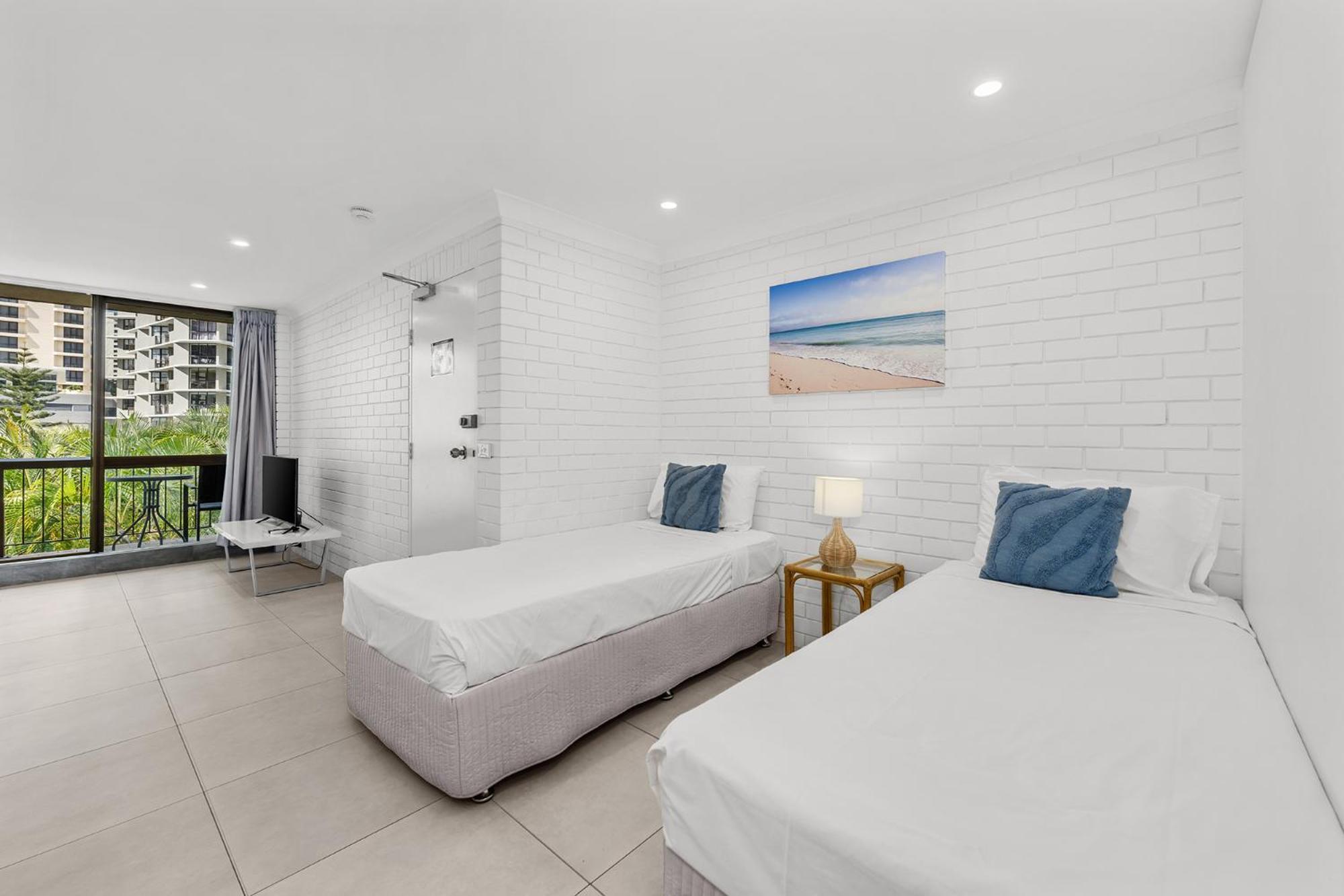 Surfers Paradise- Meters From The Beach! * Gold Coast